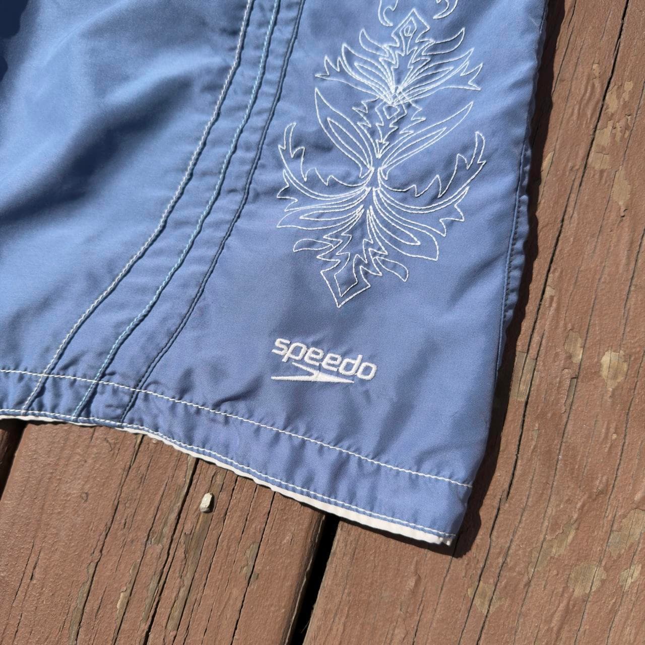 ULTRA RARE EARLY 2000s SPEEDO Y2K GRAIL BOARD TRUNKS - Thumbnail 2
