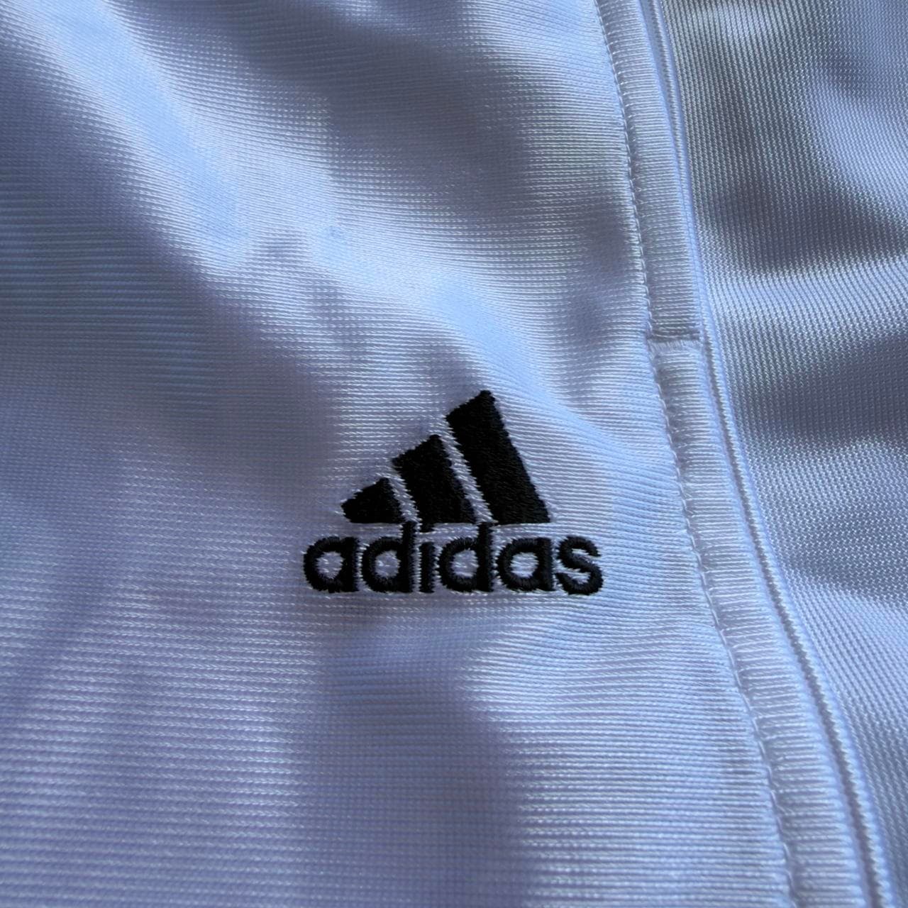 SUPER RARE EARLY 2000s WHITE AND BLACK Adidas Basketball Shorts - Y2K GRAIL - Thumbnail 2
