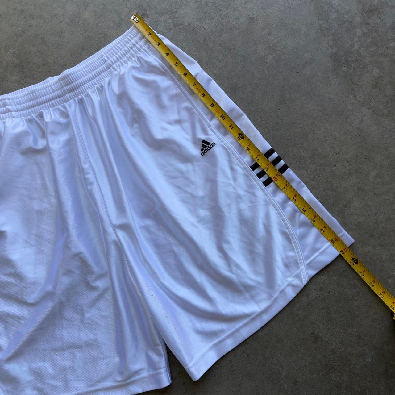 SUPER RARE EARLY 2000s WHITE AND BLACK Adidas Basketball Shorts - Y2K GRAIL - Thumbnail 6