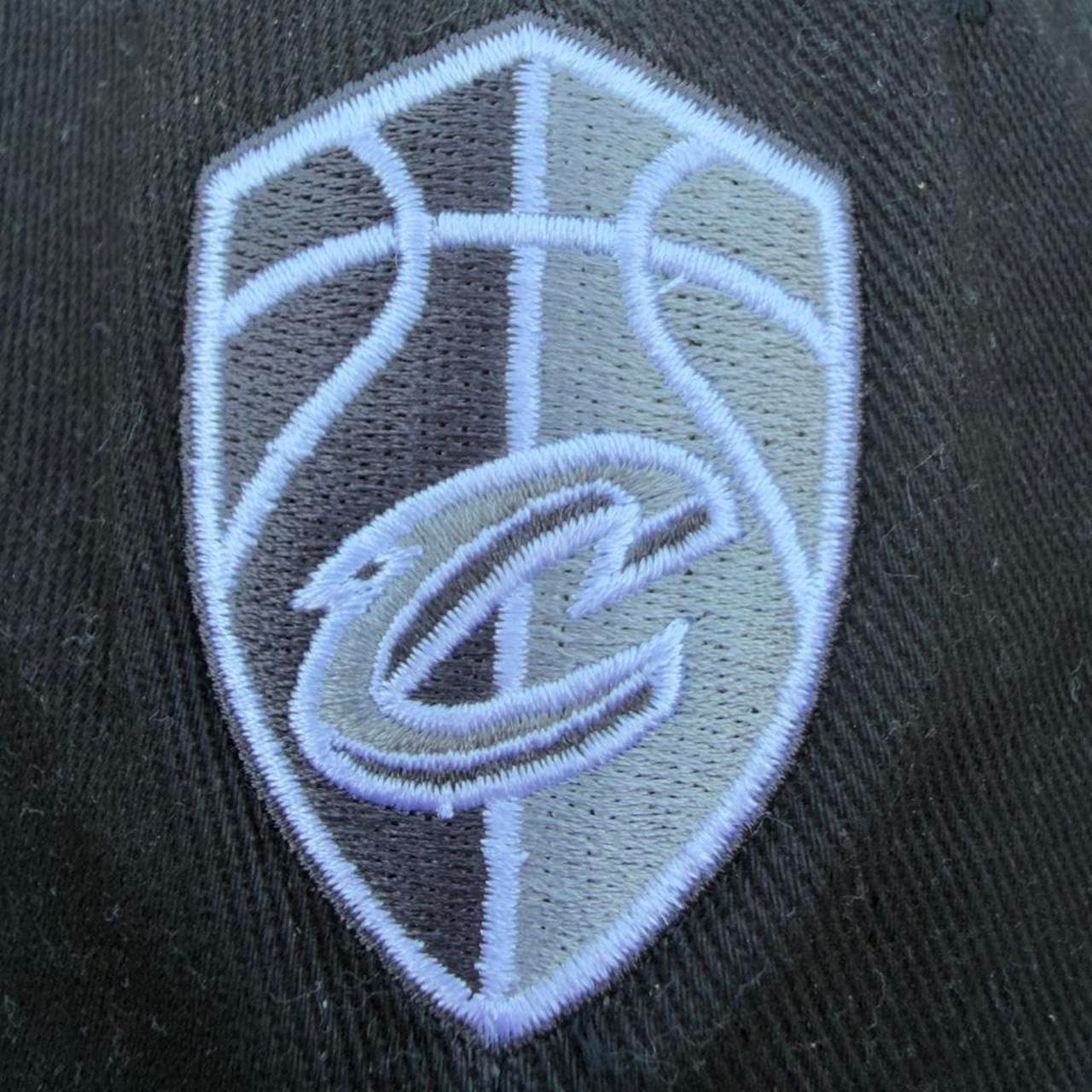 Rare Vintage Early 2000s Cleveland Cavaliers Black Hat Grail - Thumbnail 2