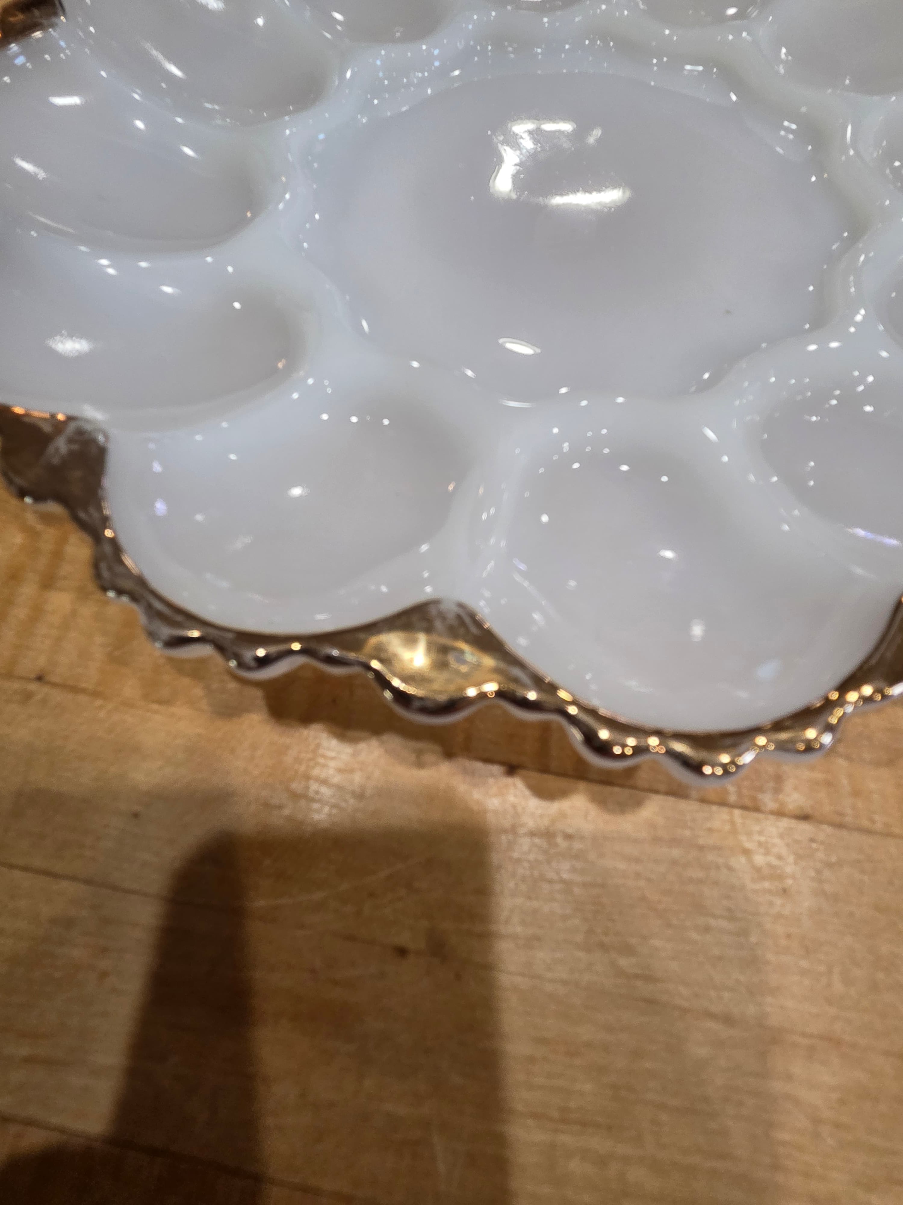 Vintage Anchor Hocking Milk Glass Deviled Egg Plate Gold Trim Scalloped 10 Inch - Thumbnail 4