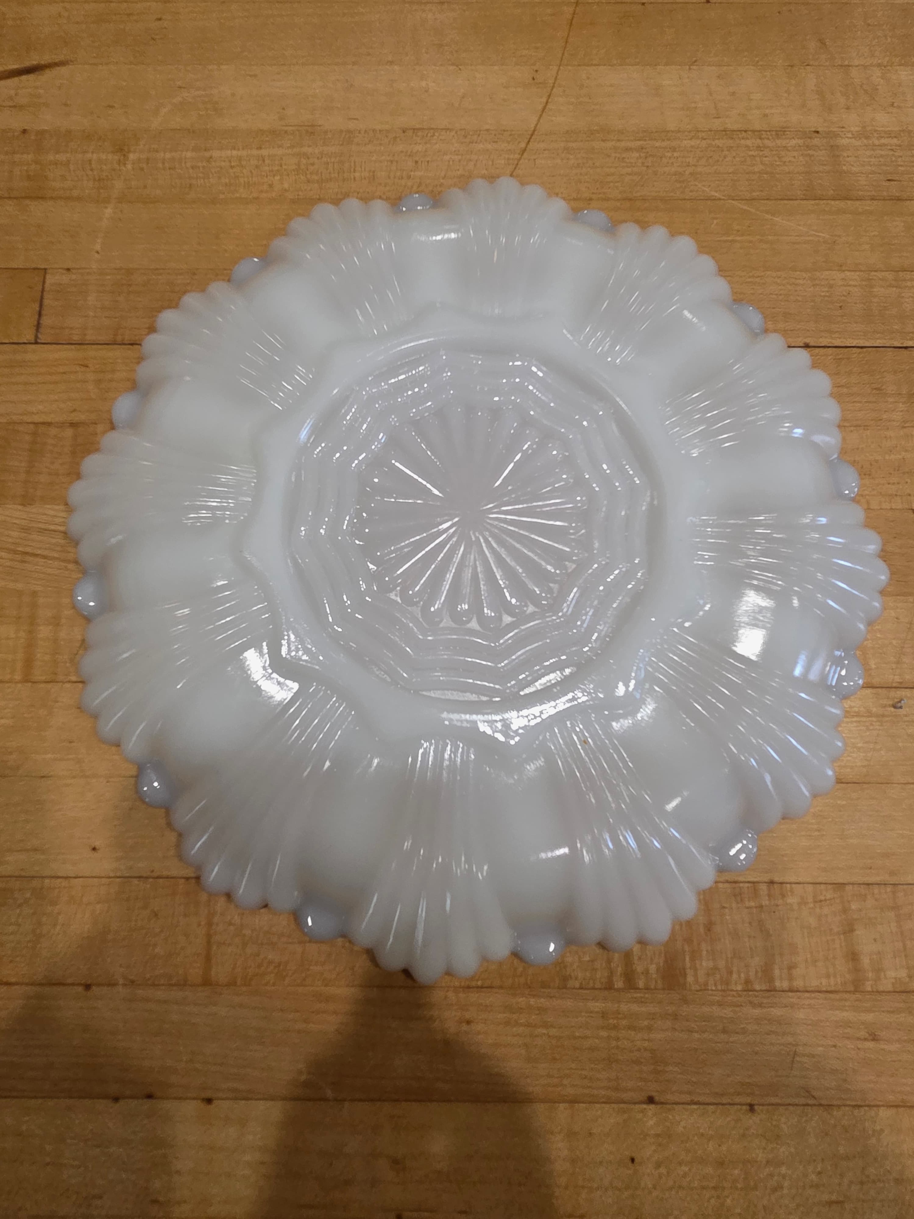 Vintage Anchor Hocking Milk Glass Deviled Egg Plate Gold Trim Scalloped 10 Inch - Thumbnail 5