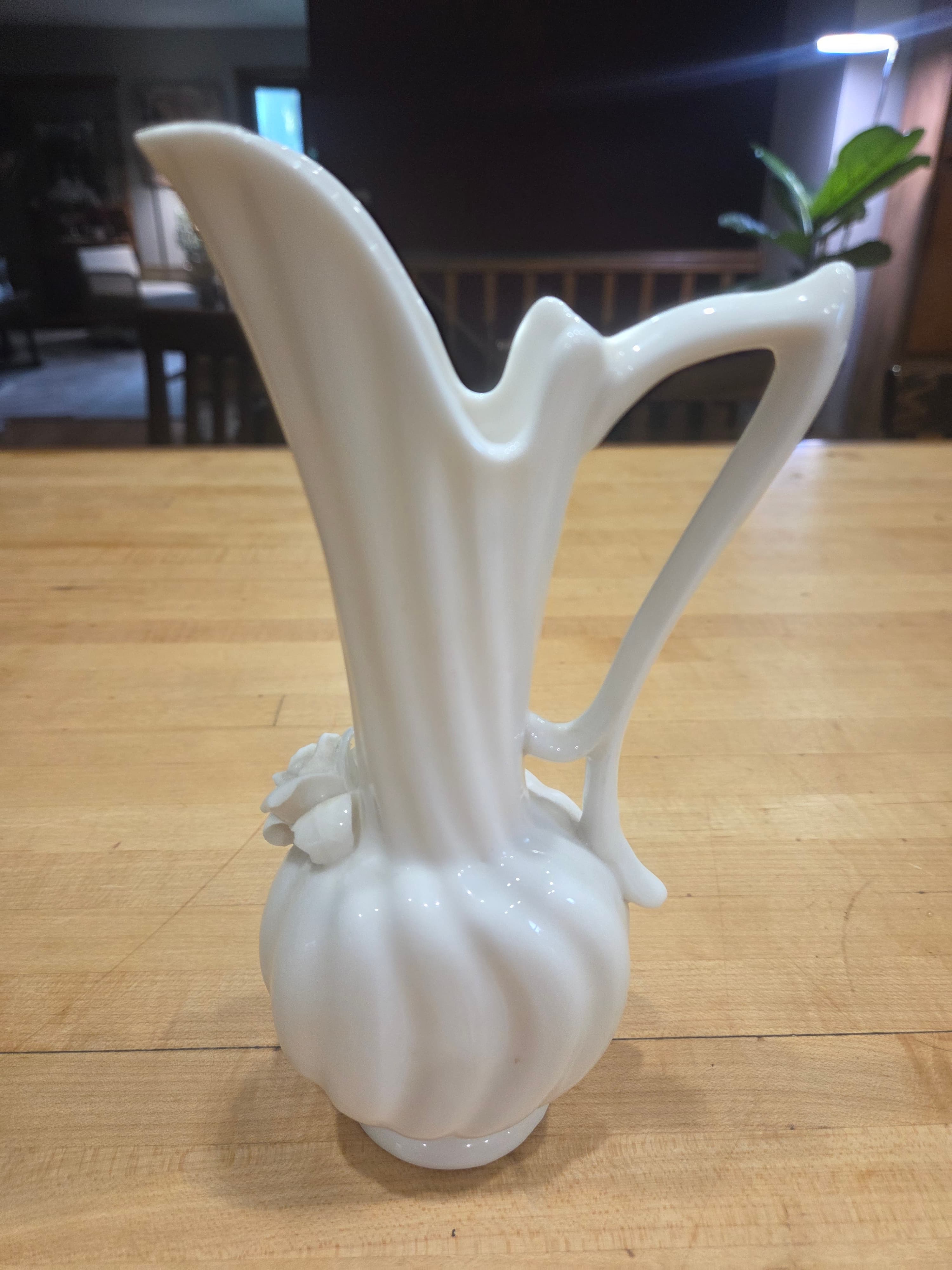 Vintage White Porcelain Ewer Vase With 3D Applied Roses - Thumbnail 4