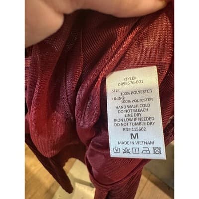 All in Favor Cabernet Red Plisse Pleated Twist Front Midi Dress NWT M - Thumbnail 4