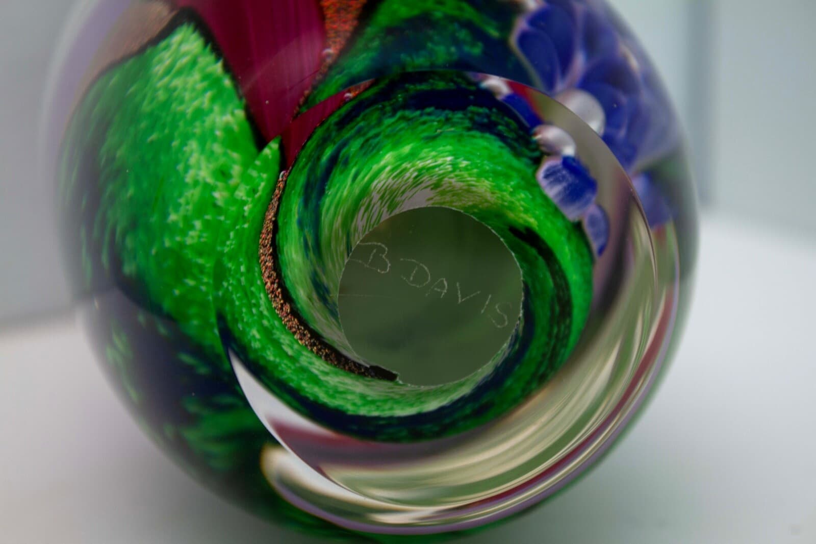 Berry Davis Signed Contemporary Pink Purple Green Swirl Design Studio Art Glass - Thumbnail 10