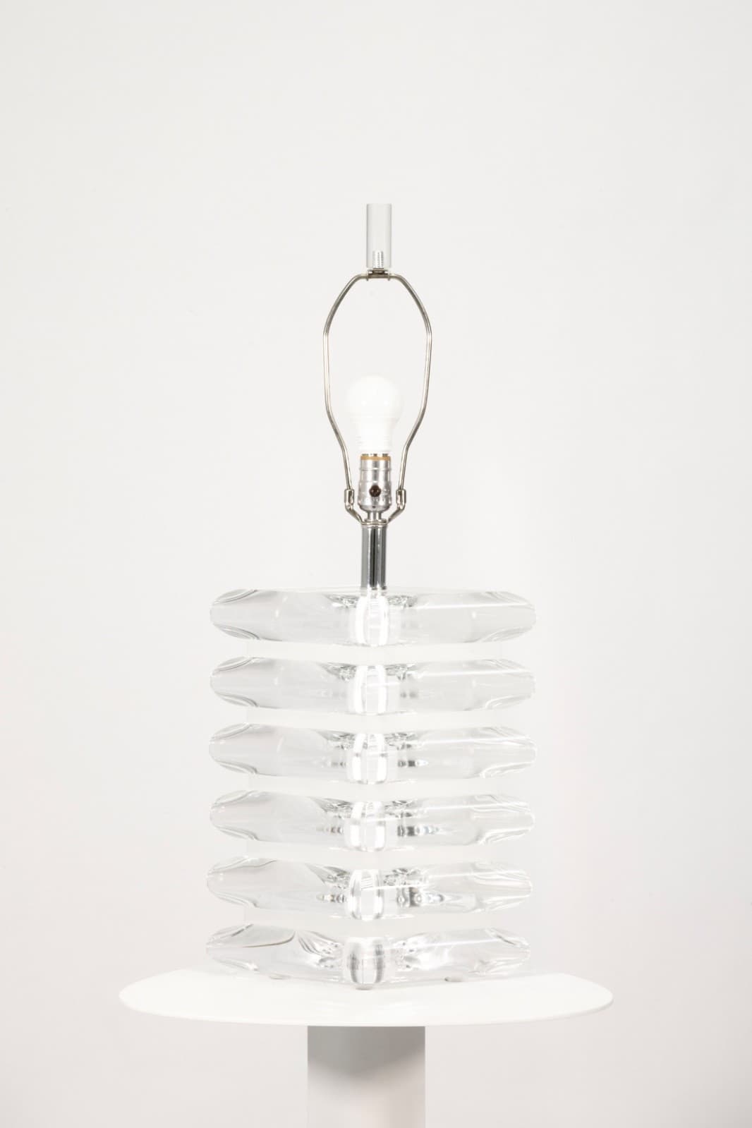 Pair Of Large Vintage Clearlite Lucite Lamps By Bauer - Thumbnail 3