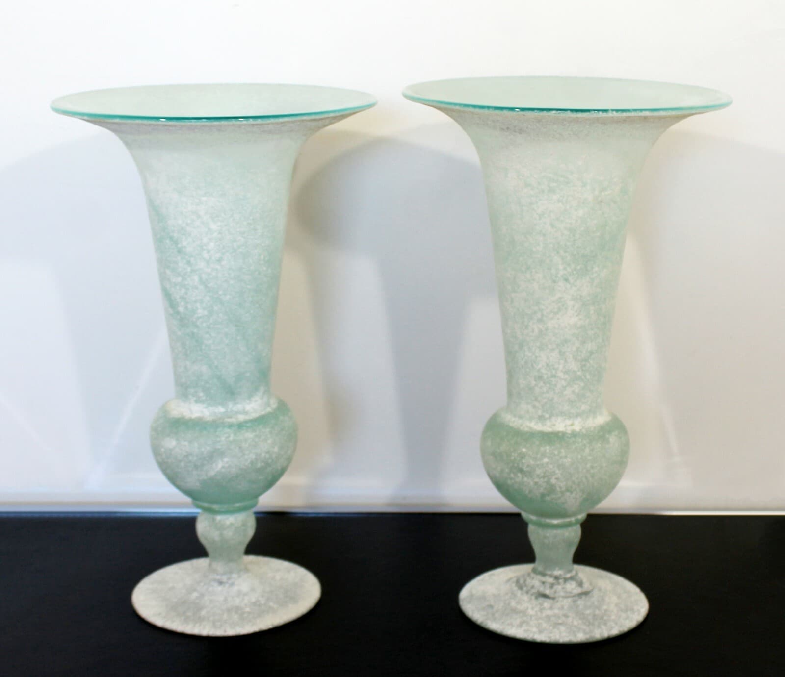 Mid Century Modern Pair of Seguso Vetri D'Arte Glass Vases Vessels Italy Signed - Thumbnail 4