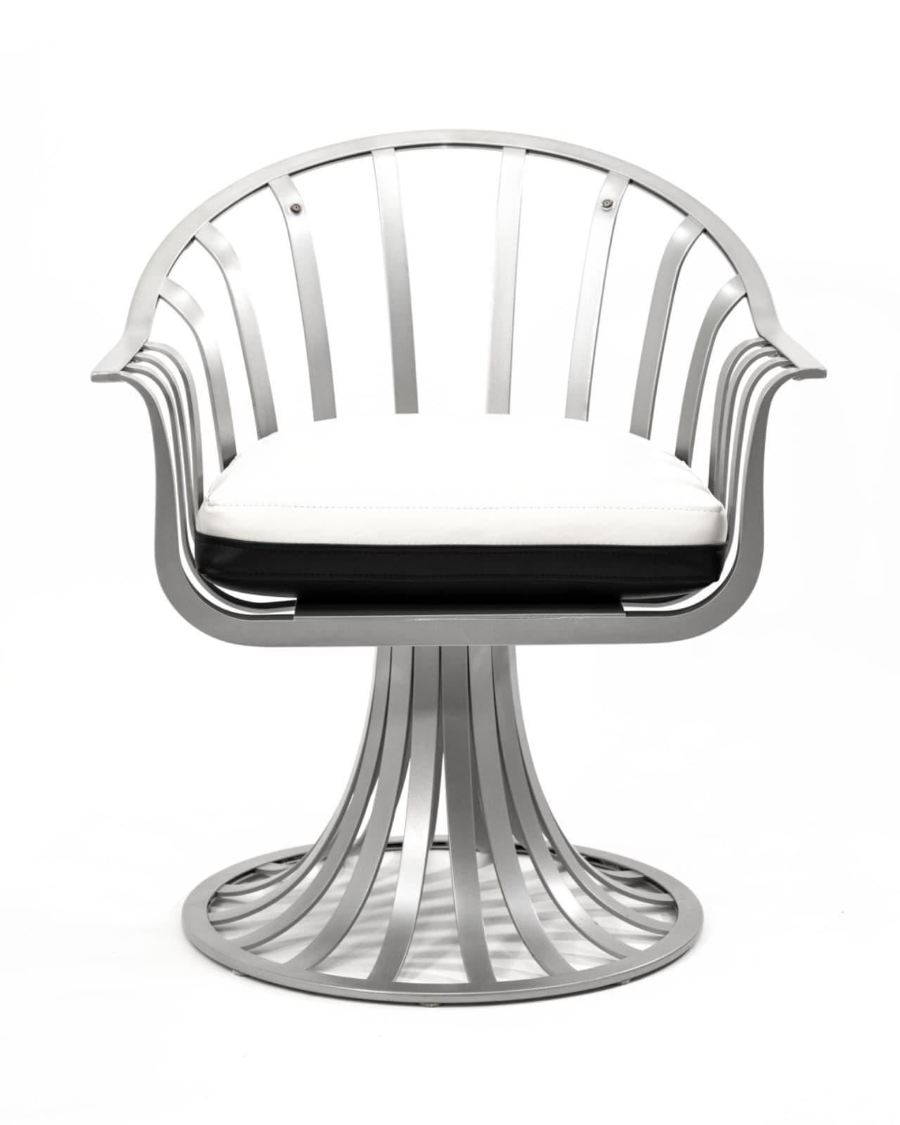 Pair Of Reversible Cushion Patio Chairs In The Style Of Russel Woodard - Thumbnail 4
