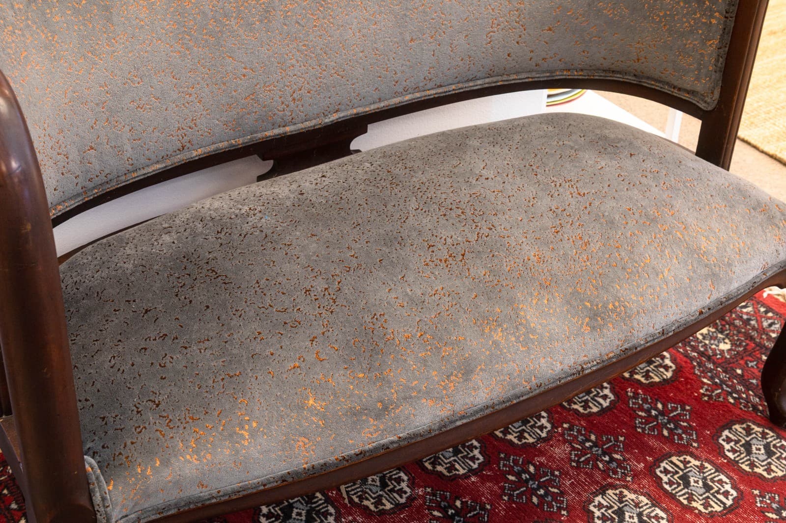 Vintage Curved Mahogany and Crushed Velvet Settee Bench - Thumbnail 4
