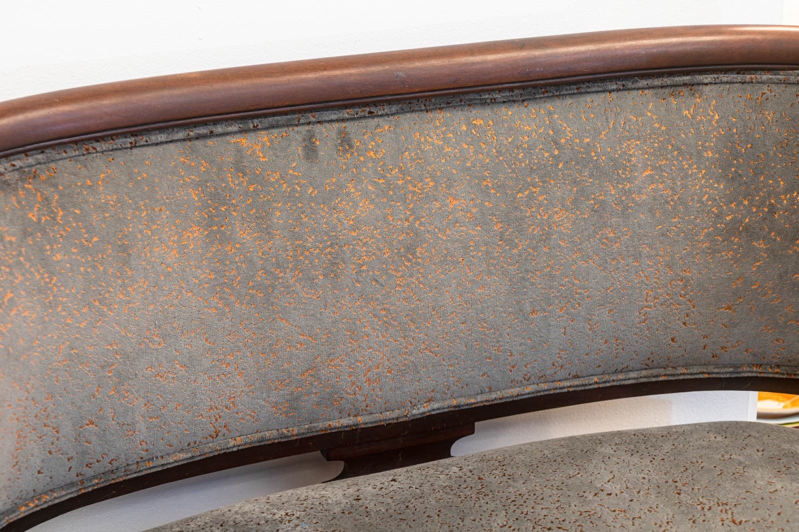 Vintage Curved Mahogany and Crushed Velvet Settee Bench - Thumbnail 3