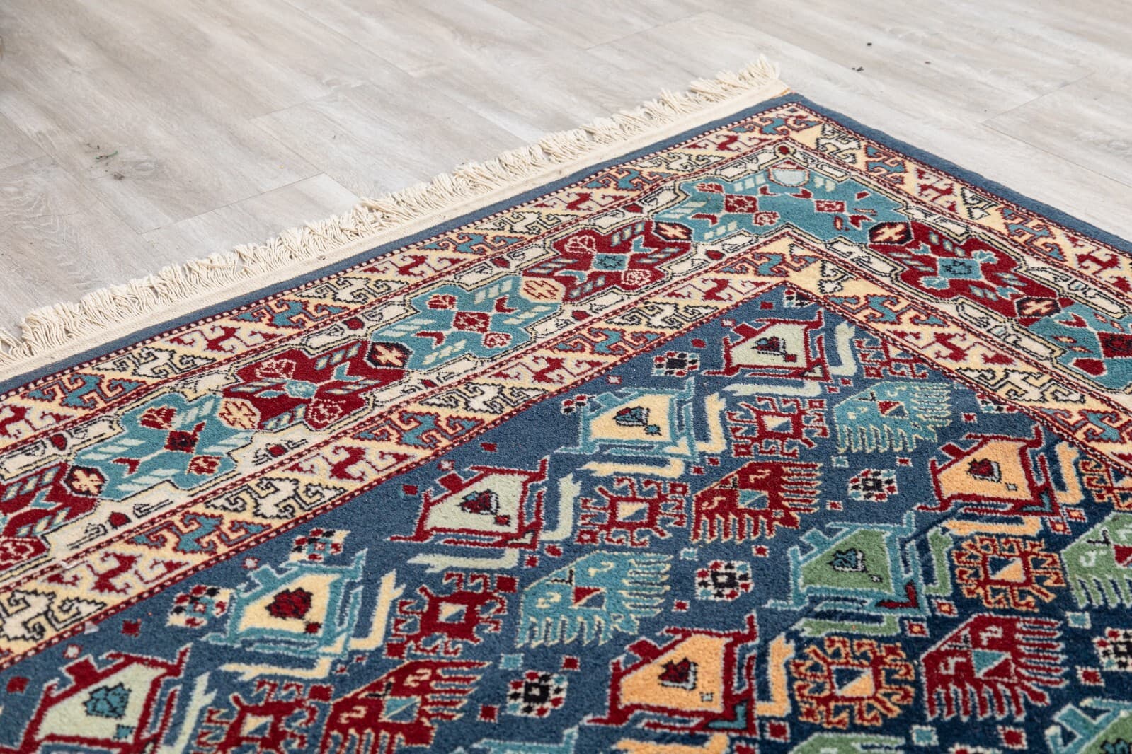 Handwoven Azerbaijani Red, Green, and Blue Area Rug Azerbaijan Stitched 6' x 4' - Thumbnail 2