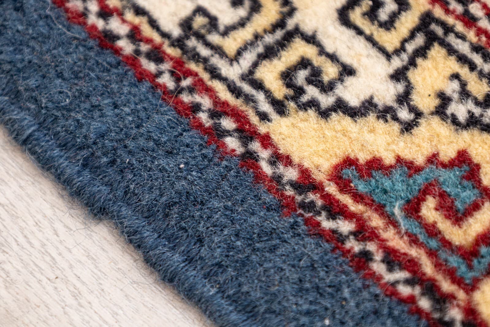 Handwoven Azerbaijani Red, Green, and Blue Area Rug Azerbaijan Stitched 6' x 4' - Thumbnail 5