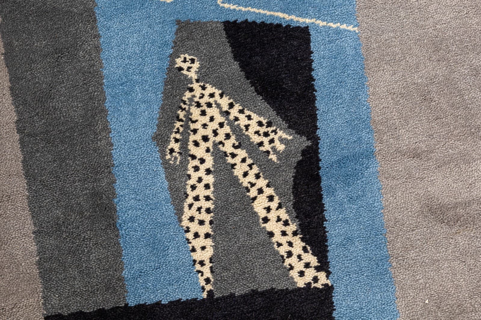 Pablo Picasso Harlequin & Woman Modern Wool Rug Carpet Tapestry 132/500 by Desso - Thumbnail 4