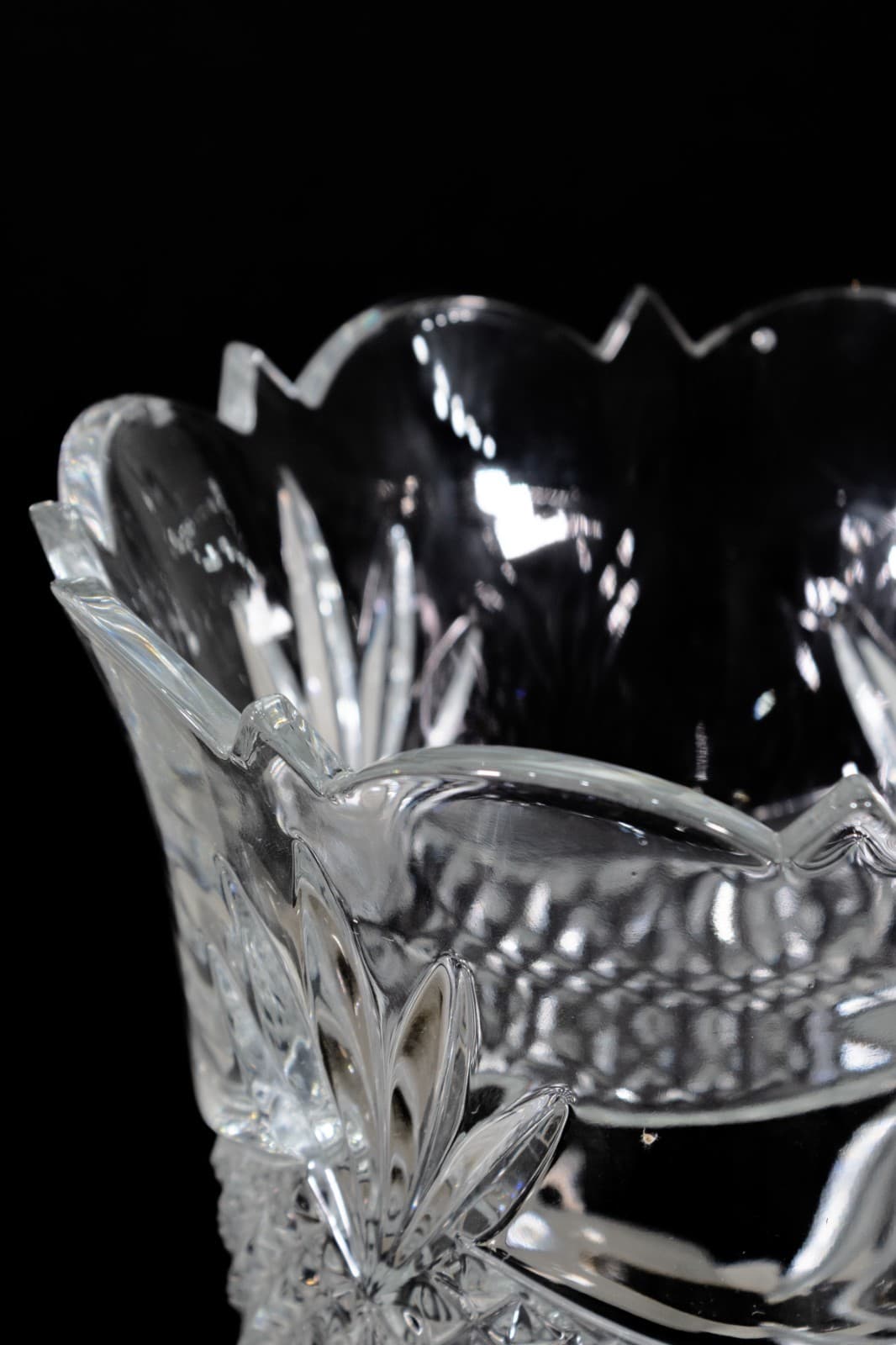 Towle - Fan Cut Crystal Glass Vase with Tapered Stem, c. 1970s - Thumbnail 4