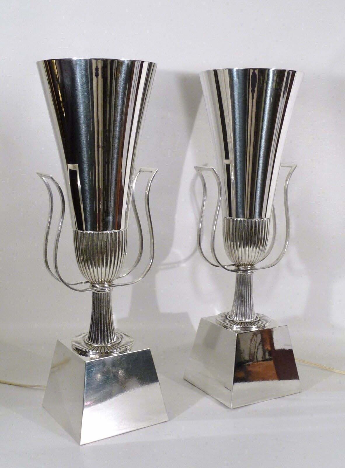 Mid Century Pair of Tommi Parzinger Lightolier Silver Plated Torchiere Lamps - Thumbnail 4