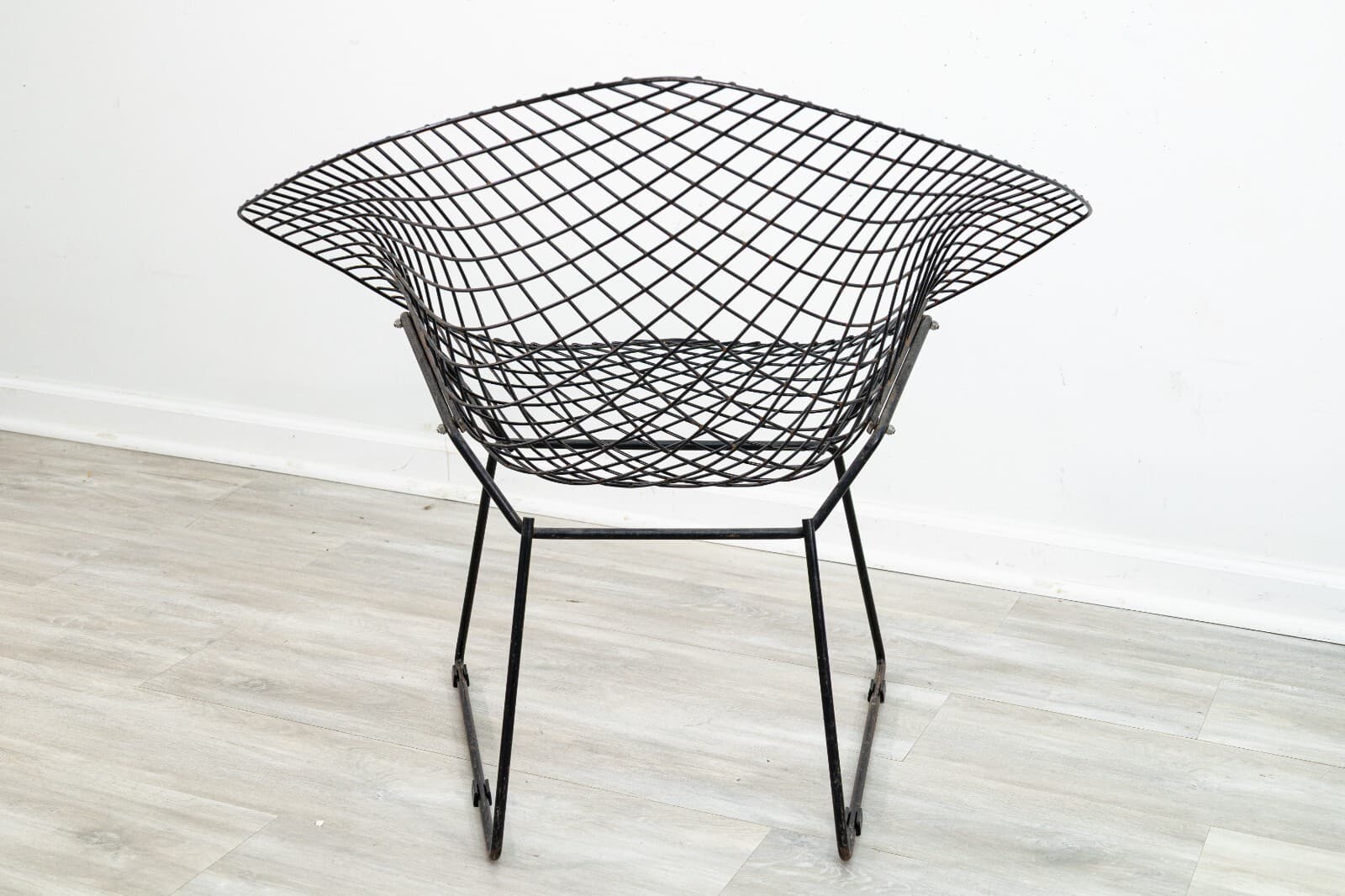 Harry Bertoia for Knoll Diamond Black Wireframe Accent Chair Mid Century Modern - Thumbnail 4