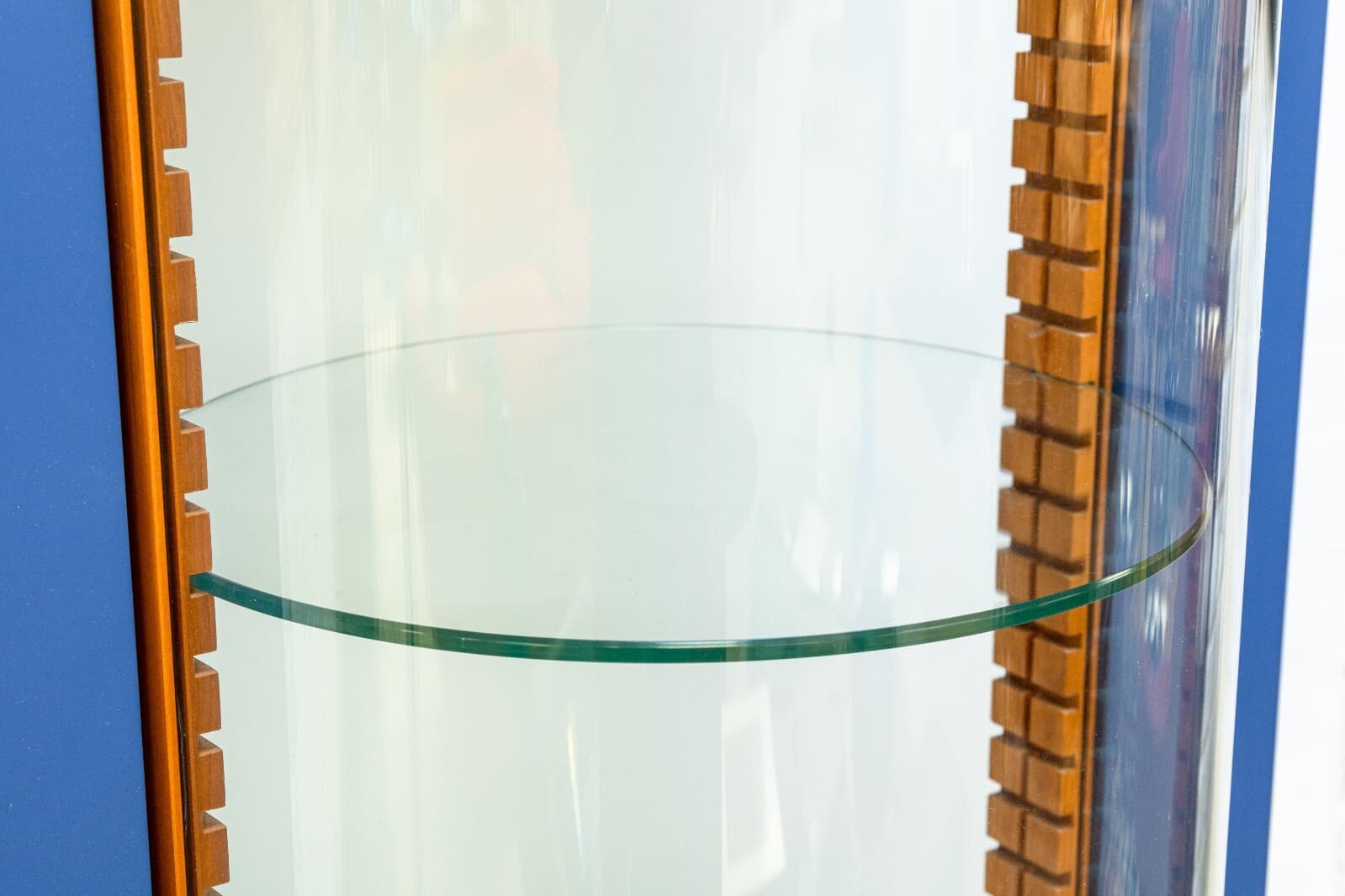 Christian Robert Contemporary Italian Illuminated Round Glass Shelving Wall Unit - Thumbnail 6