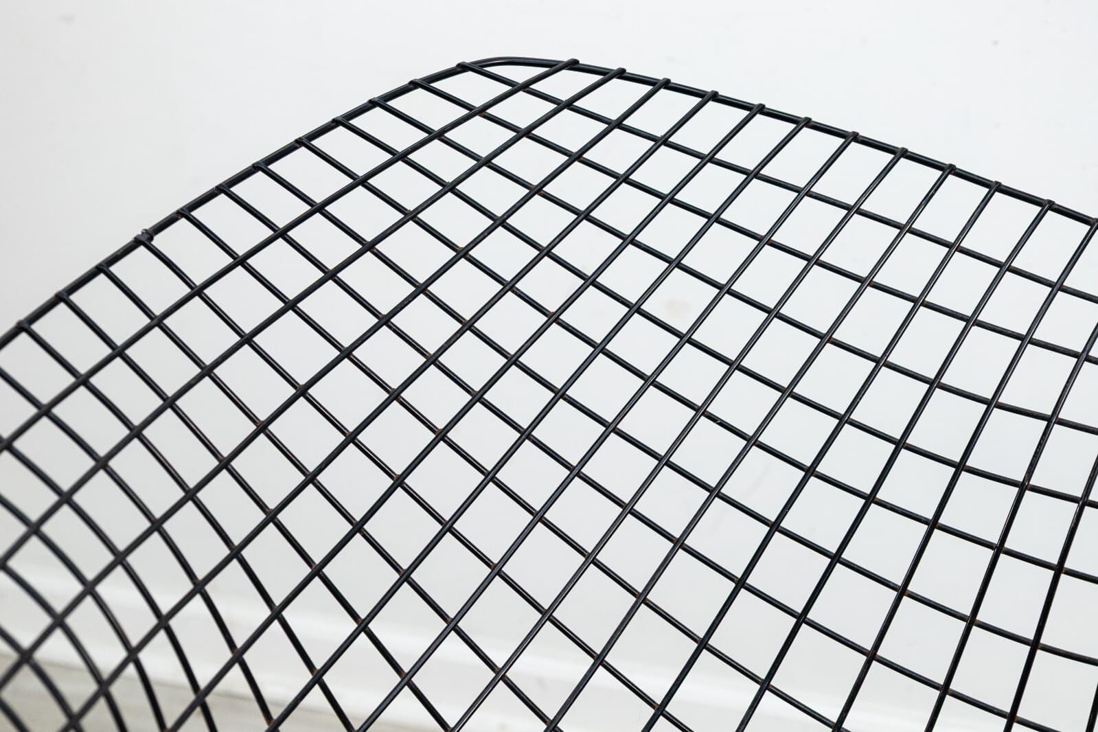 Harry Bertoia for Knoll Diamond Black Wireframe Accent Chair Mid Century Modern - Thumbnail 5