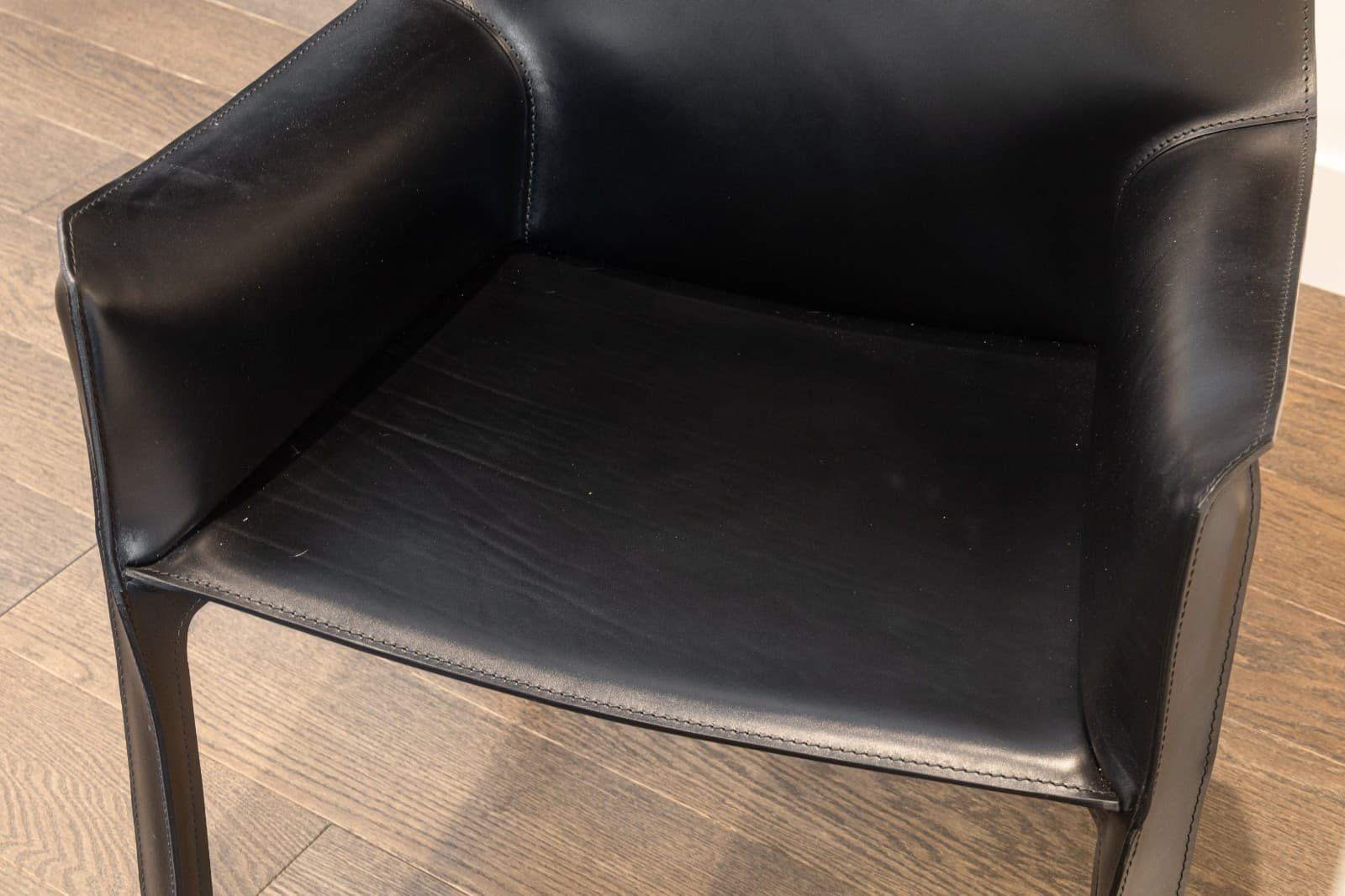 Set of 4 Mario Bellini for Cassina Cab 413 Black Leather Modern Dining Armchairs - Thumbnail 7