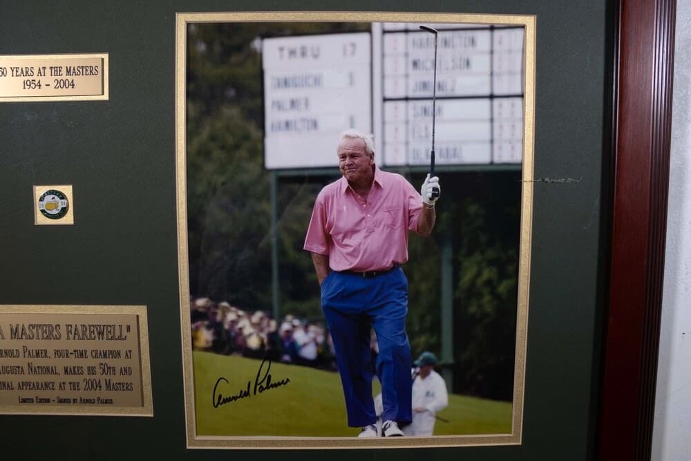 Masters 2004 Arnold Palmer Signed Photograph, Flag, & Pin in Memorabilia Frame - Thumbnail 9