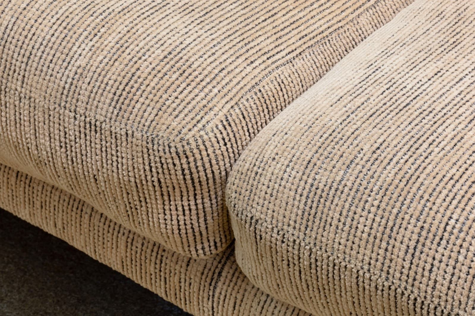 Vladimir Kagan For Preview Furniture Adjustable Three Seater Sofa - Thumbnail 4