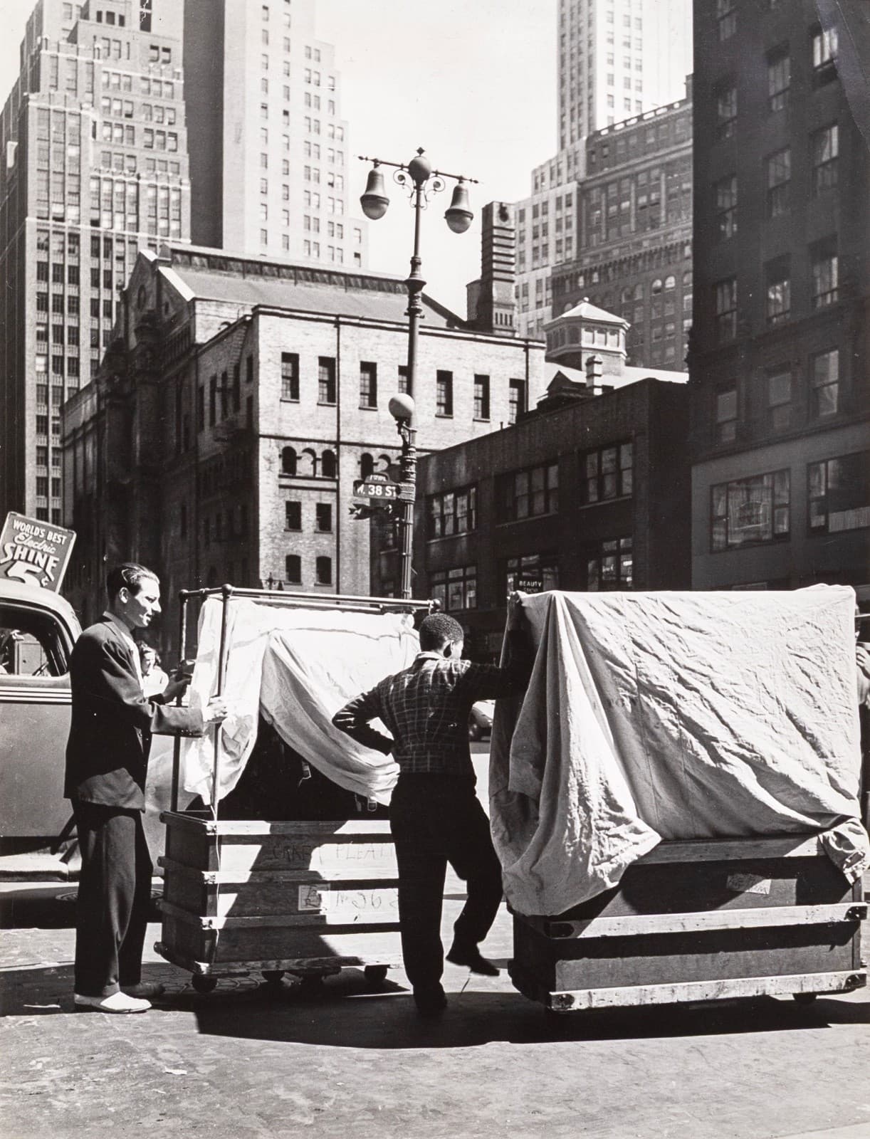Andreas Feininger - Garment District, New York City, 1940 Signed Gelatin Sliver - Thumbnail 2