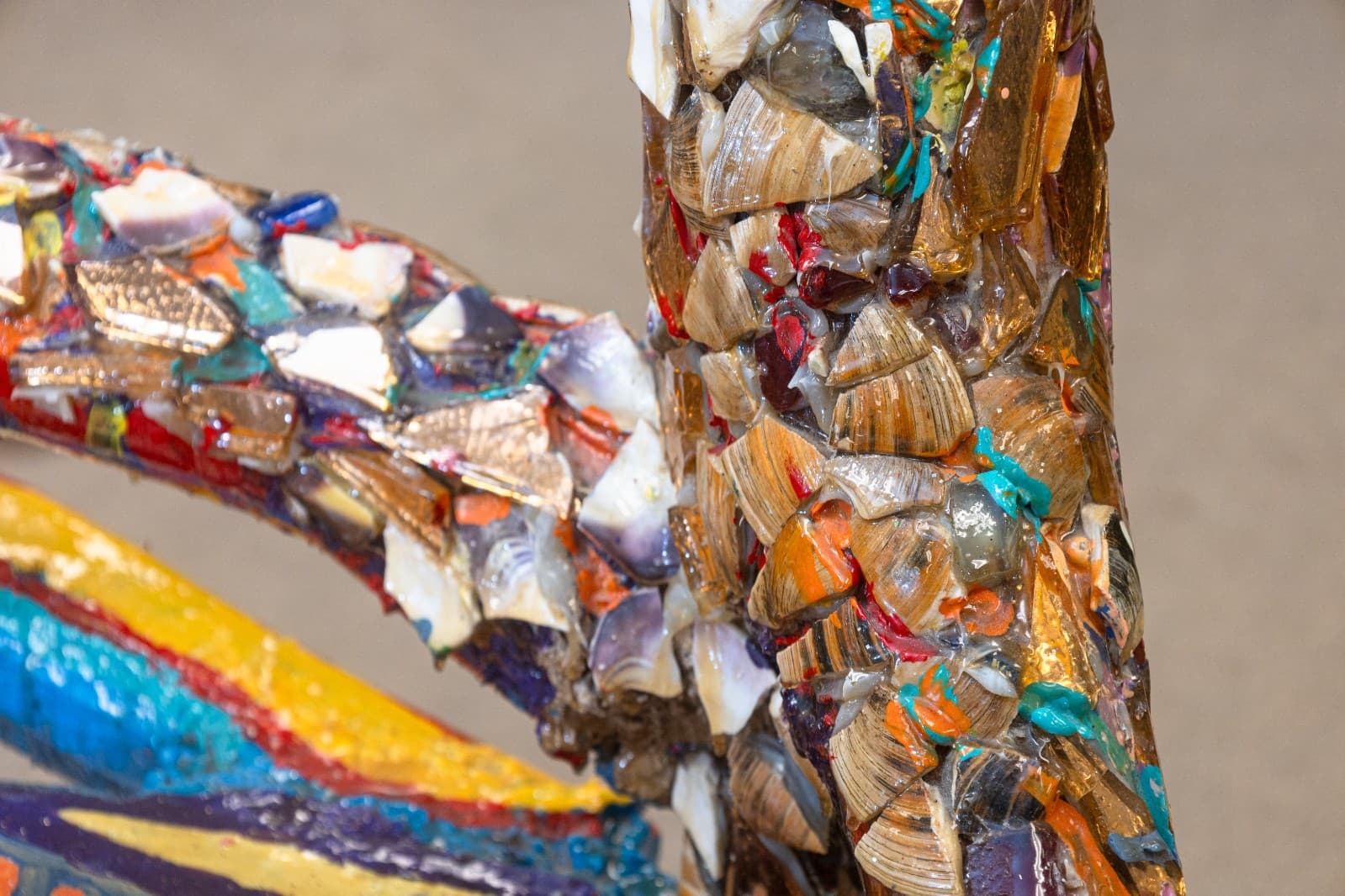 Willie Leroy Elliot Jr. - Wolf Bench, c. 1990 Mixed Media Mosaic Art Sculpture - Thumbnail 3