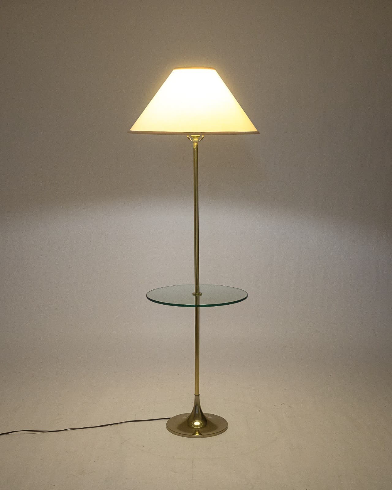 Vintage Laurel Lamp Company Brass and Round Glass Mid Century Modern Lamp Table - Thumbnail 3