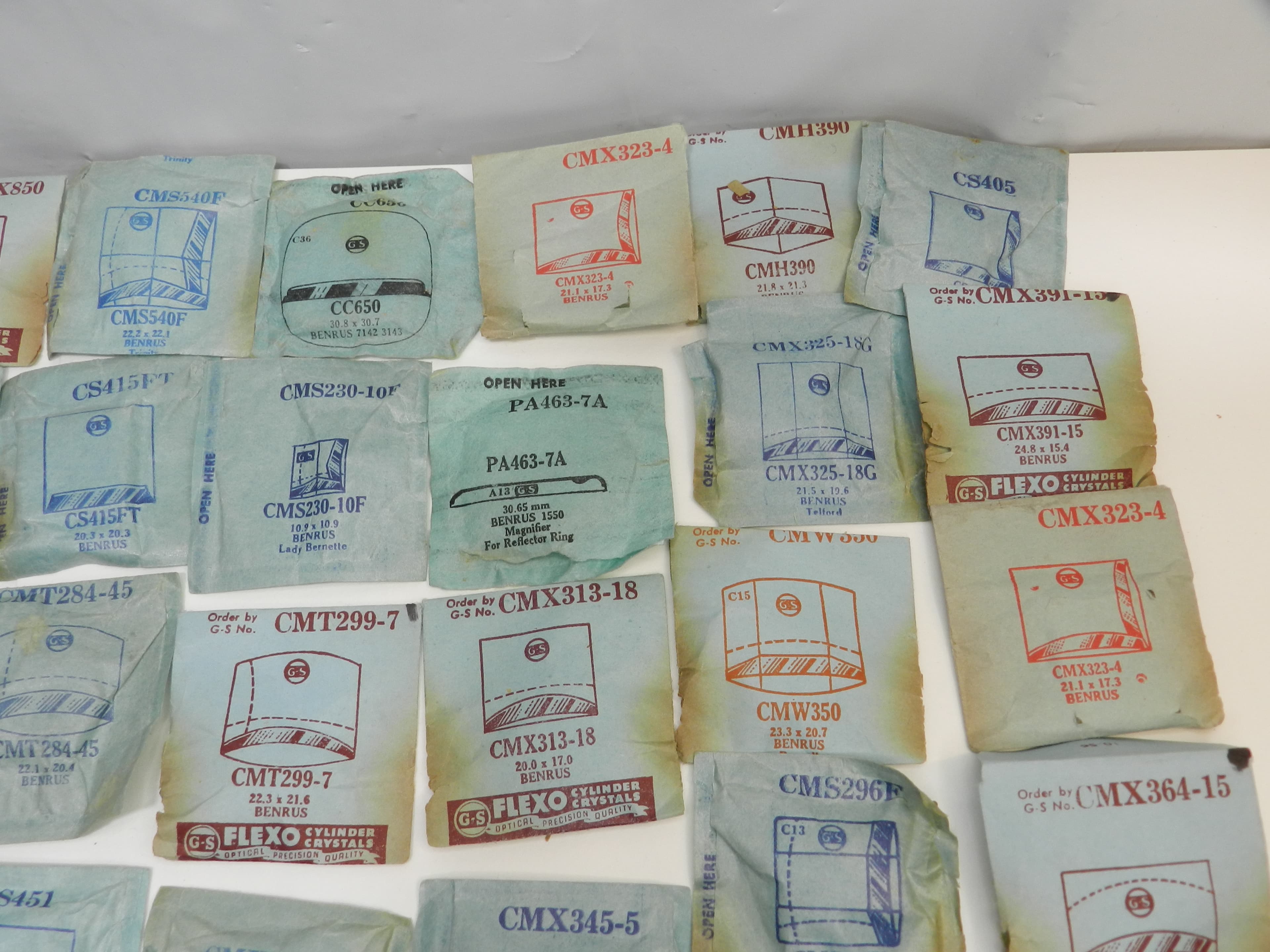 68 Vintage New Old Stock Watchmakers Mens Benrus Crystal Watch Face Lot (O41J) - Thumbnail 5