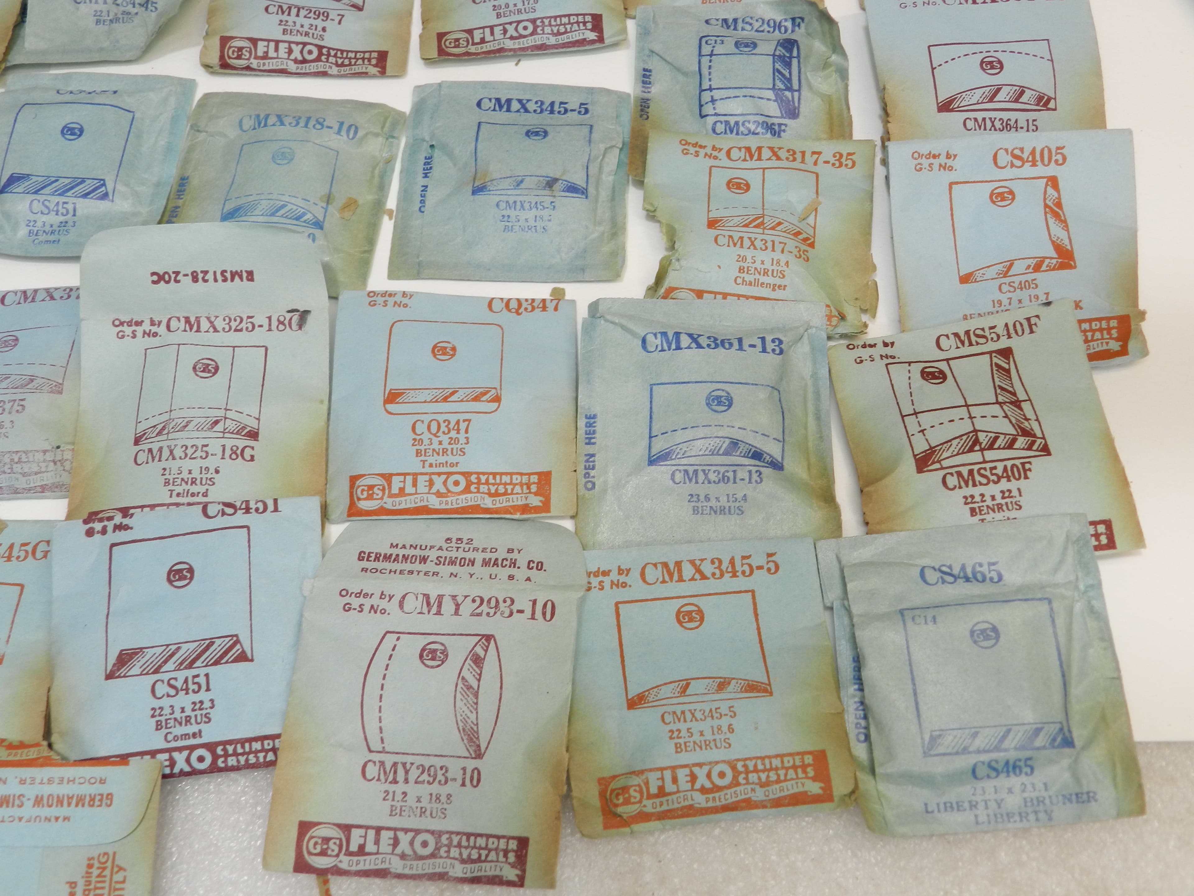 68 Vintage New Old Stock Watchmakers Mens Benrus Crystal Watch Face Lot (O41J) - Thumbnail 11