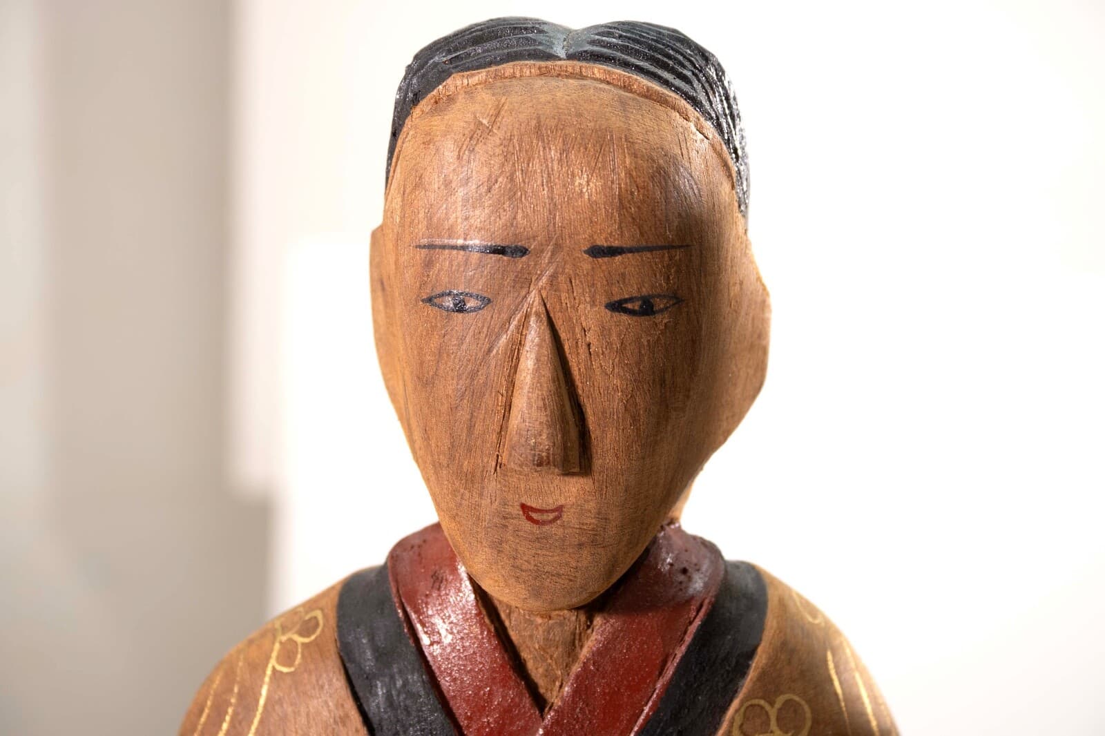Pair of Vintage Chinese Wood Hand Painted Lacquer Figurine Sculptures Shanghai - Thumbnail 9