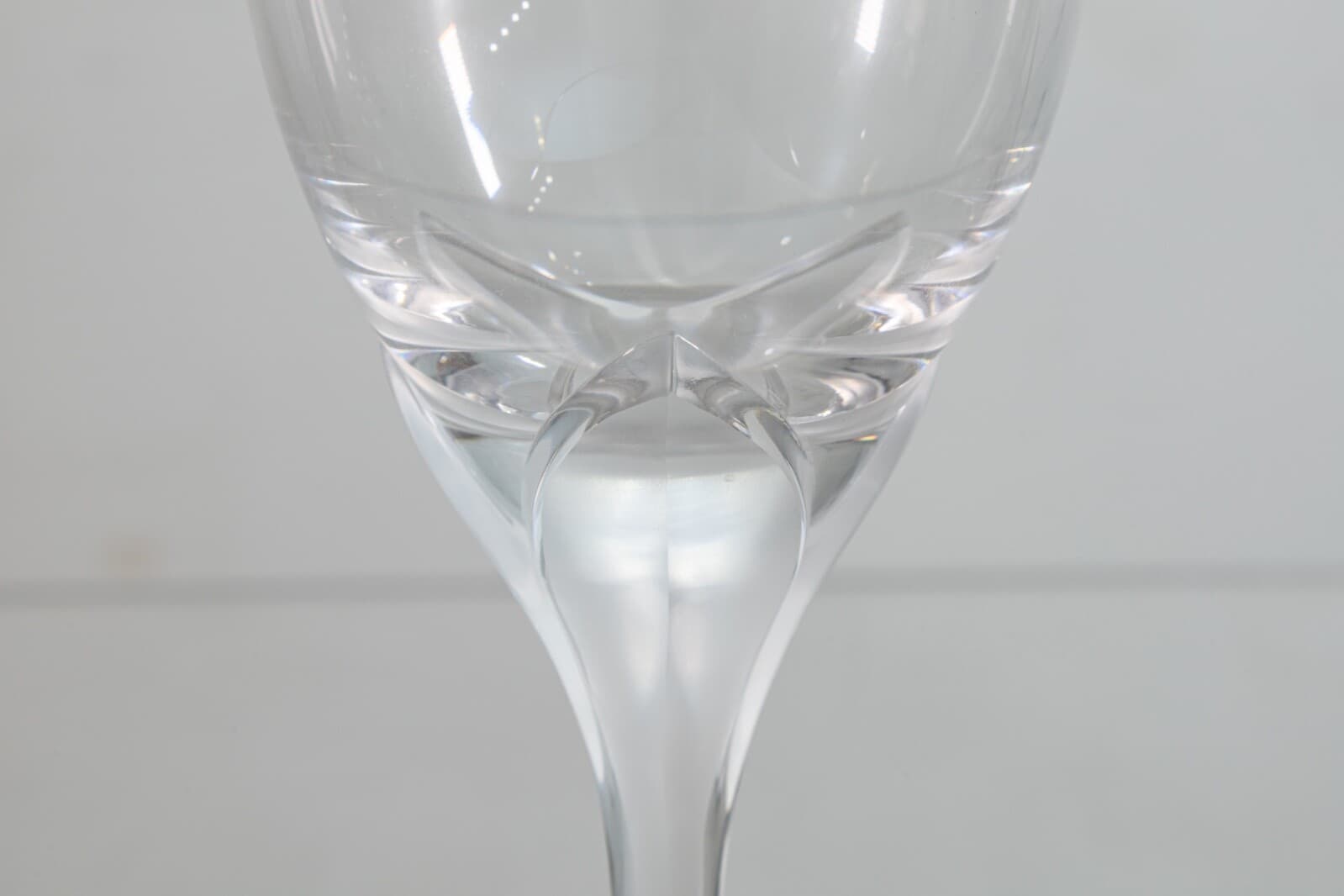 Rosenthal Iris Set of 17 Modernist Crystal Glass Wine Glasses - Thumbnail 5