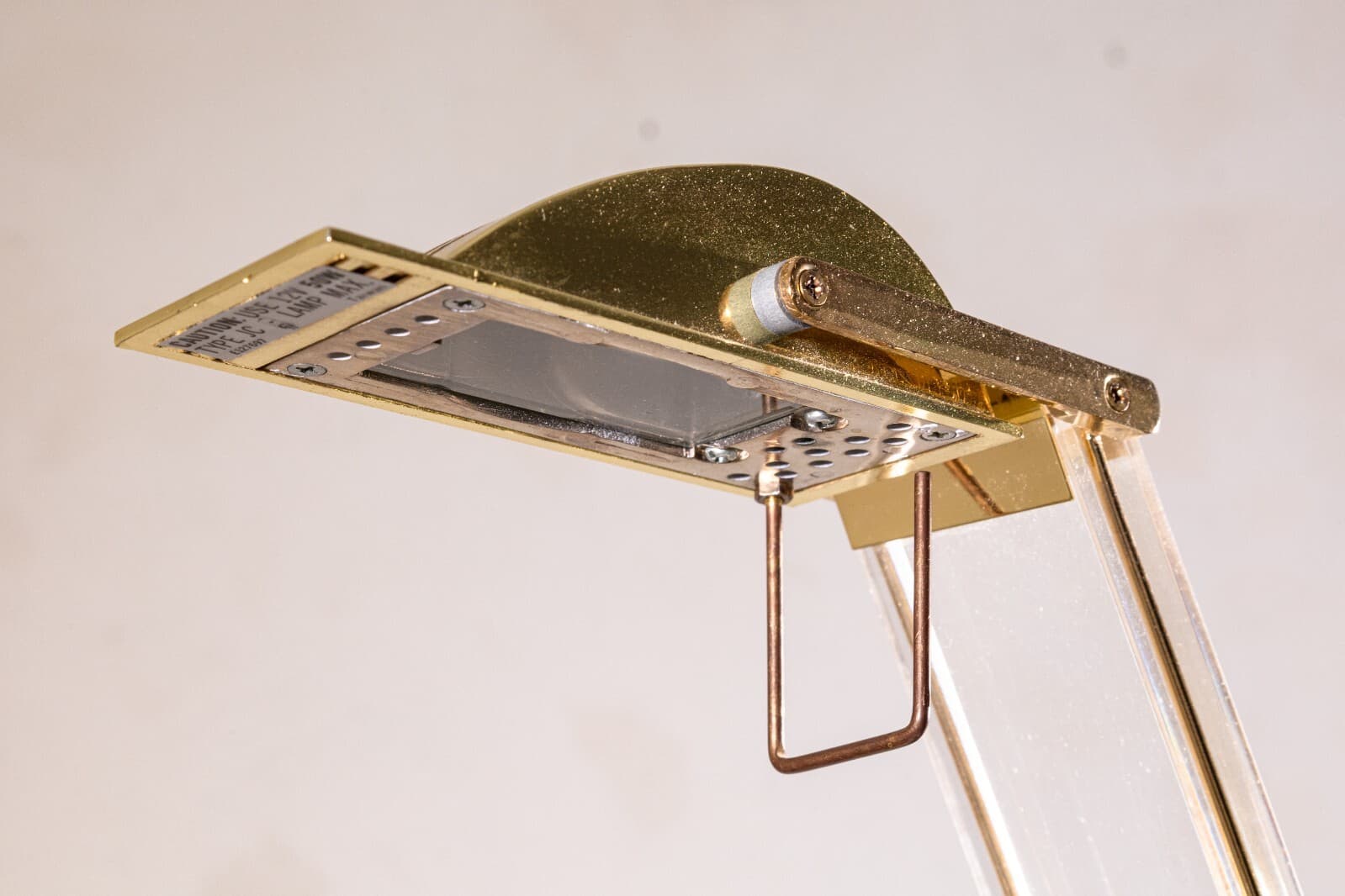 Mid Century Modern Vintage Grupo MCI Brass and Lucite Desk Lamp - Thumbnail 5