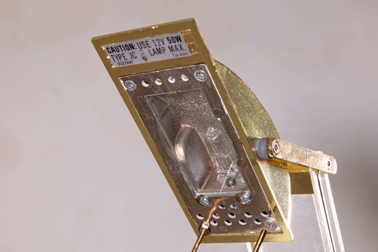 Mid Century Modern Vintage Grupo MCI Brass and Lucite Desk Lamp - Thumbnail 6