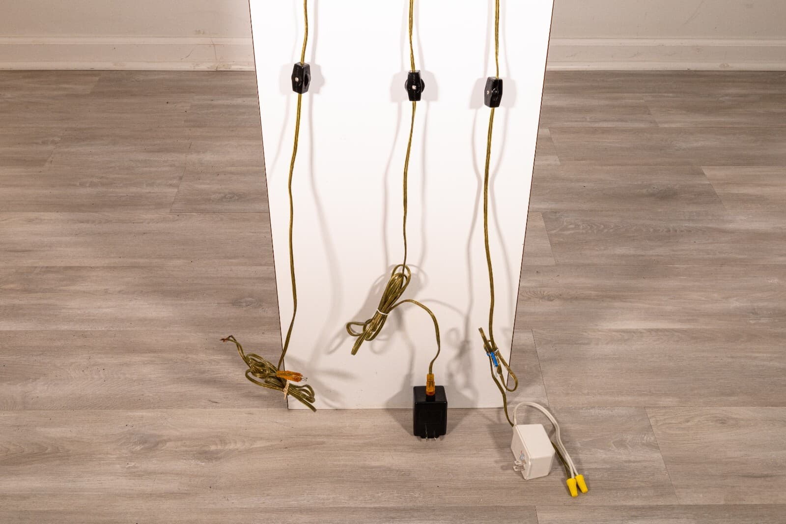 Mid Century Modern Vintage Grupo MCI Brass and Lucite Desk Lamp - Thumbnail 12