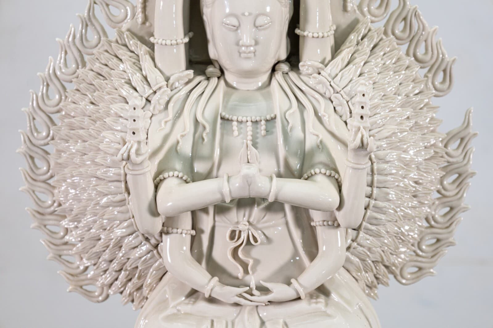 Vintage Asian Guanyin Bodhisattva Thousand-Arm Guan Yin Buddha Porcelain Statue - Thumbnail 3