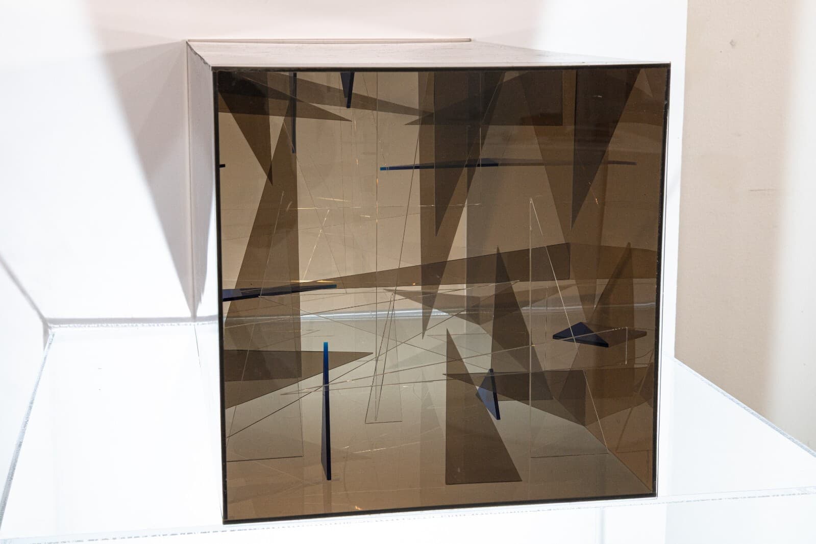 Vintage Lucite Acrylic Postmodern Table Pedestal Sculpture - Thumbnail 4