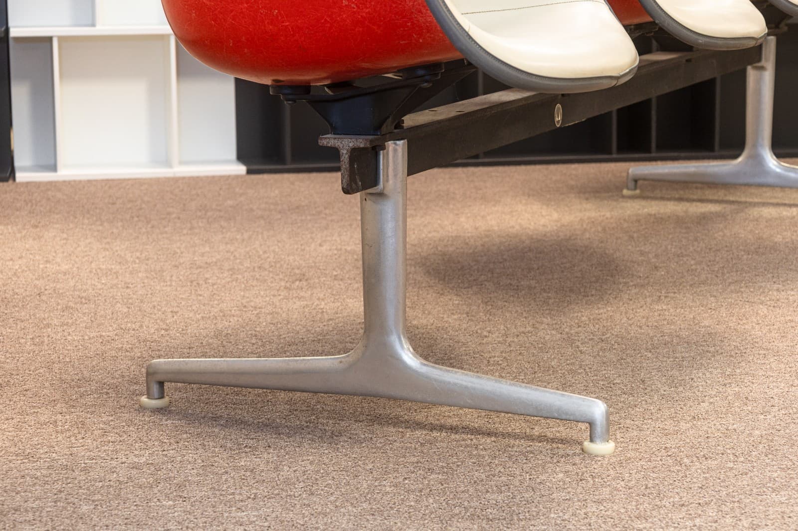 Charles & Ray Eames Herman Miller Tandem 4 Seat Fiberglass Shell Chair Bench - Thumbnail 7