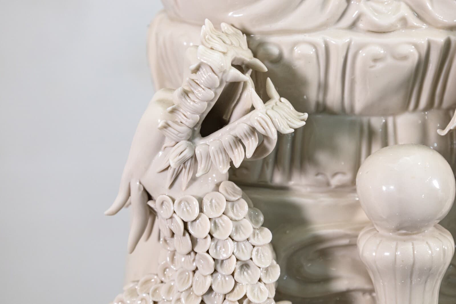 Vintage Asian Guanyin Bodhisattva Thousand-Arm Guan Yin Buddha Porcelain Statue - Thumbnail 6