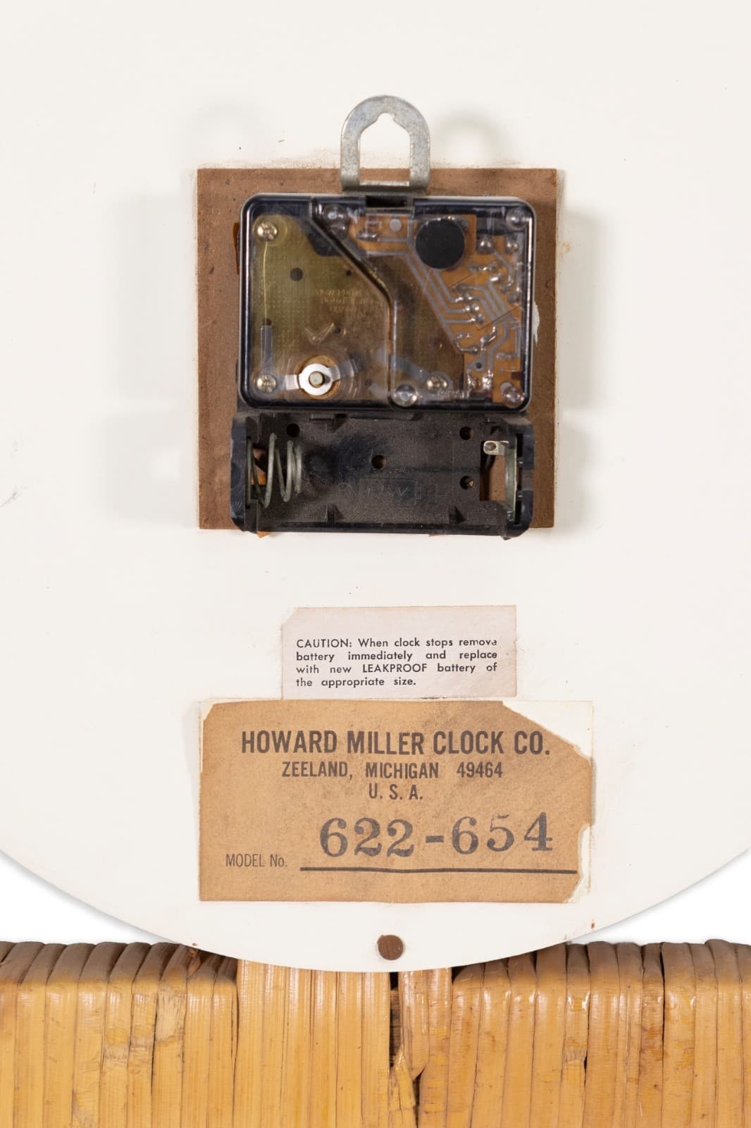 Vintage Mid Century Mod Rattan Basket Clock by George Nelson for Herman Miller - Thumbnail 7