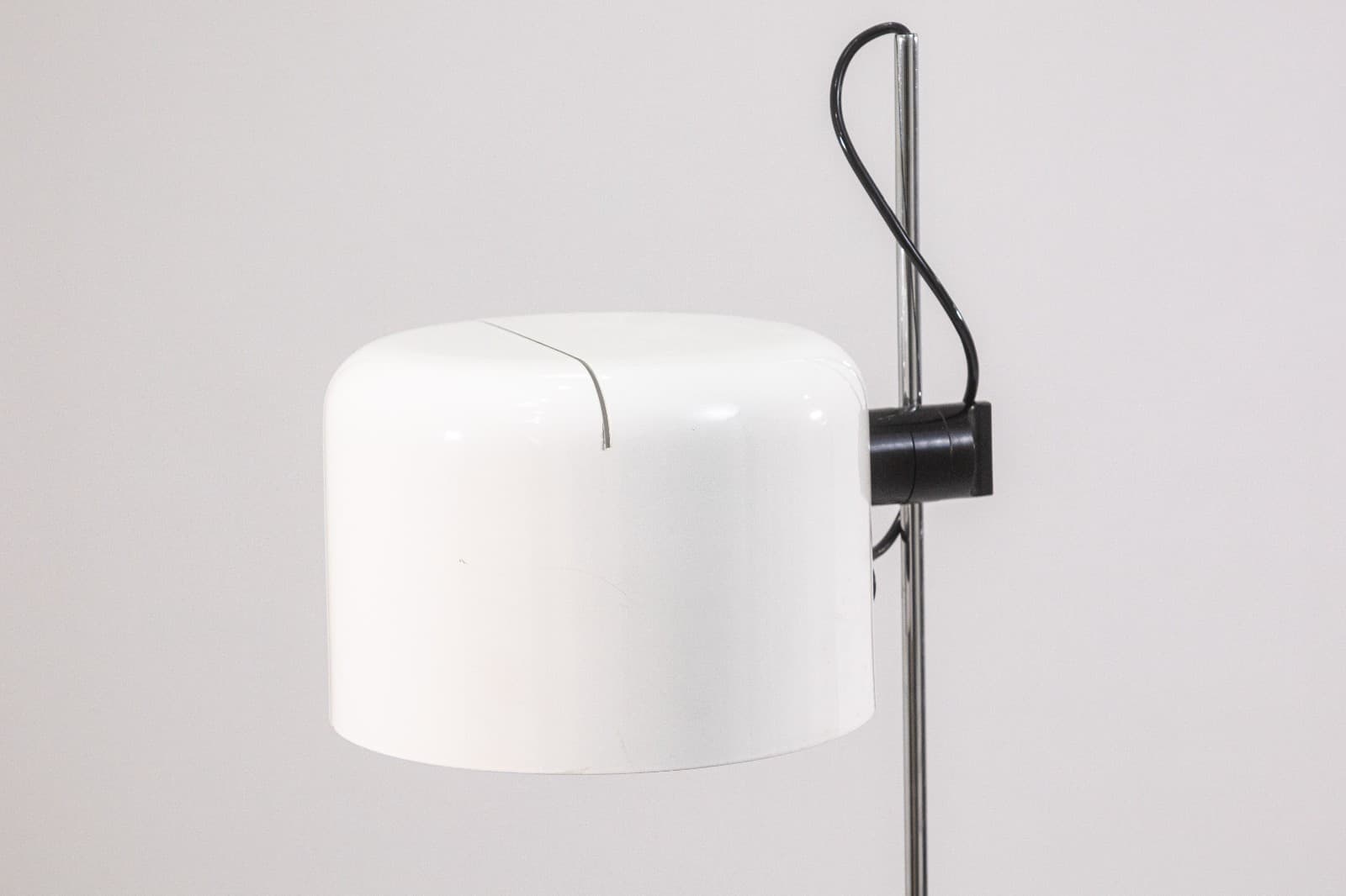 1960s Joe Colombo for Oluce Coupe 3321 Vintage Mid-Century Italian Floor Lamp - Thumbnail 4