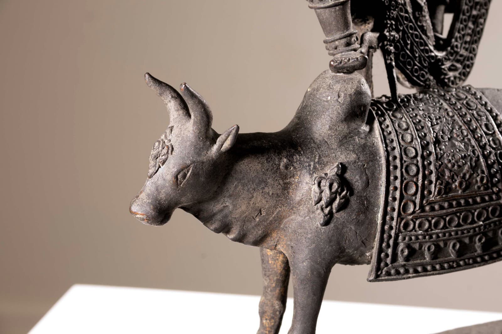 Antique Thai Tibet Gilt Bronze Statue Hindu God Lord Shiva on Nandi Bull Sculptu - Thumbnail 7