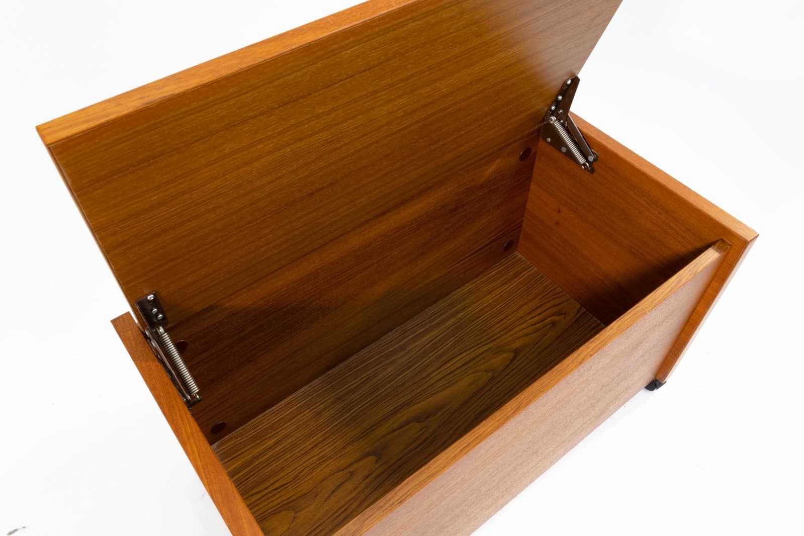 Mid Century Modern Danish Rolling Blanket Storage Chest - Thumbnail 6