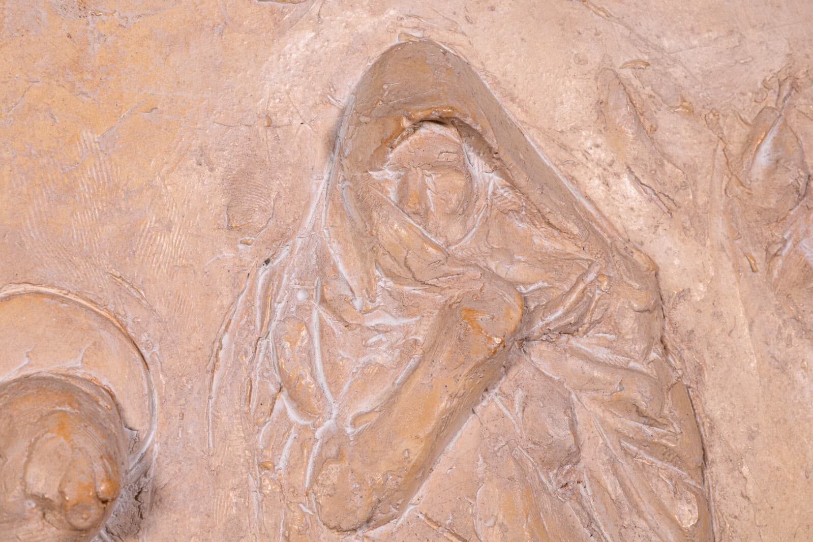Sergio de Giusti Signed Bas Relief Figurative Religious Ceramic Sculpture 1985 - Thumbnail 6