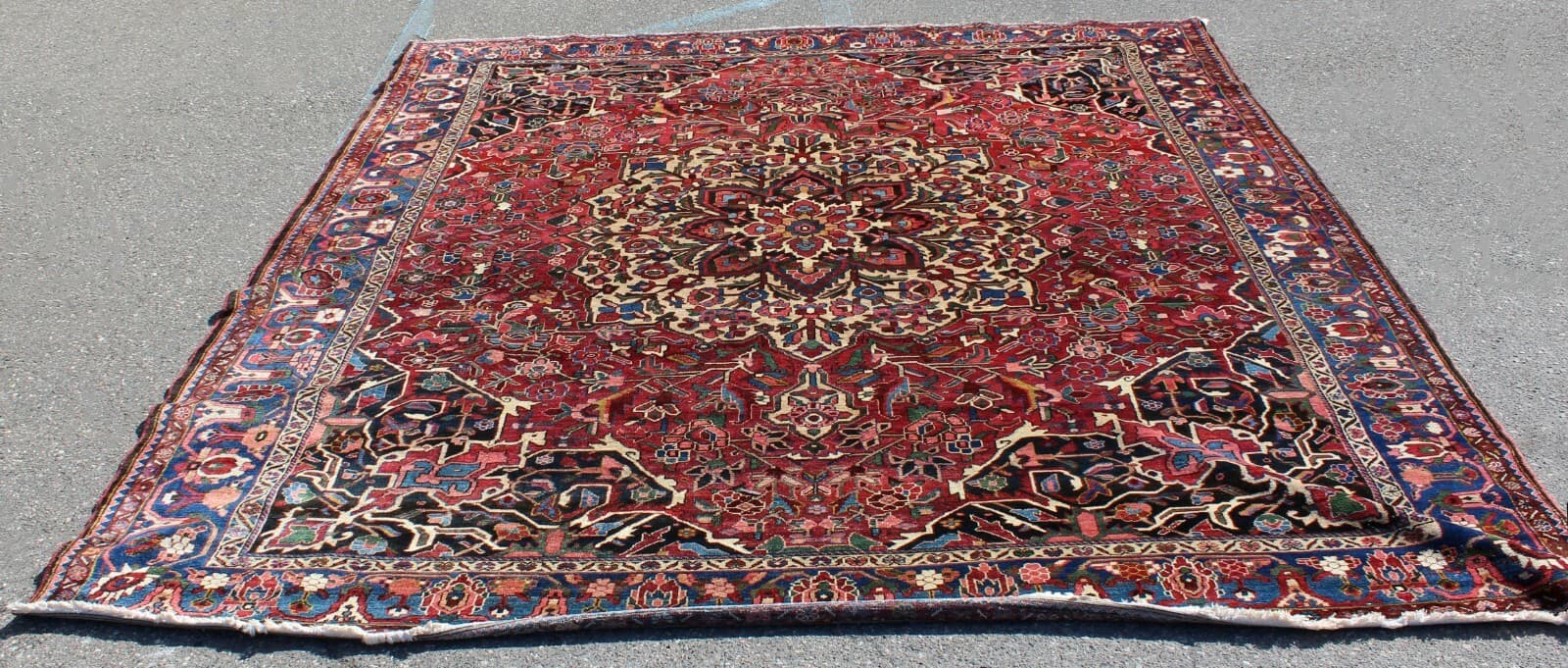 Traditional Bakhtiari Wool Persian Area Rug Carpet Rectangular Red - Thumbnail 3