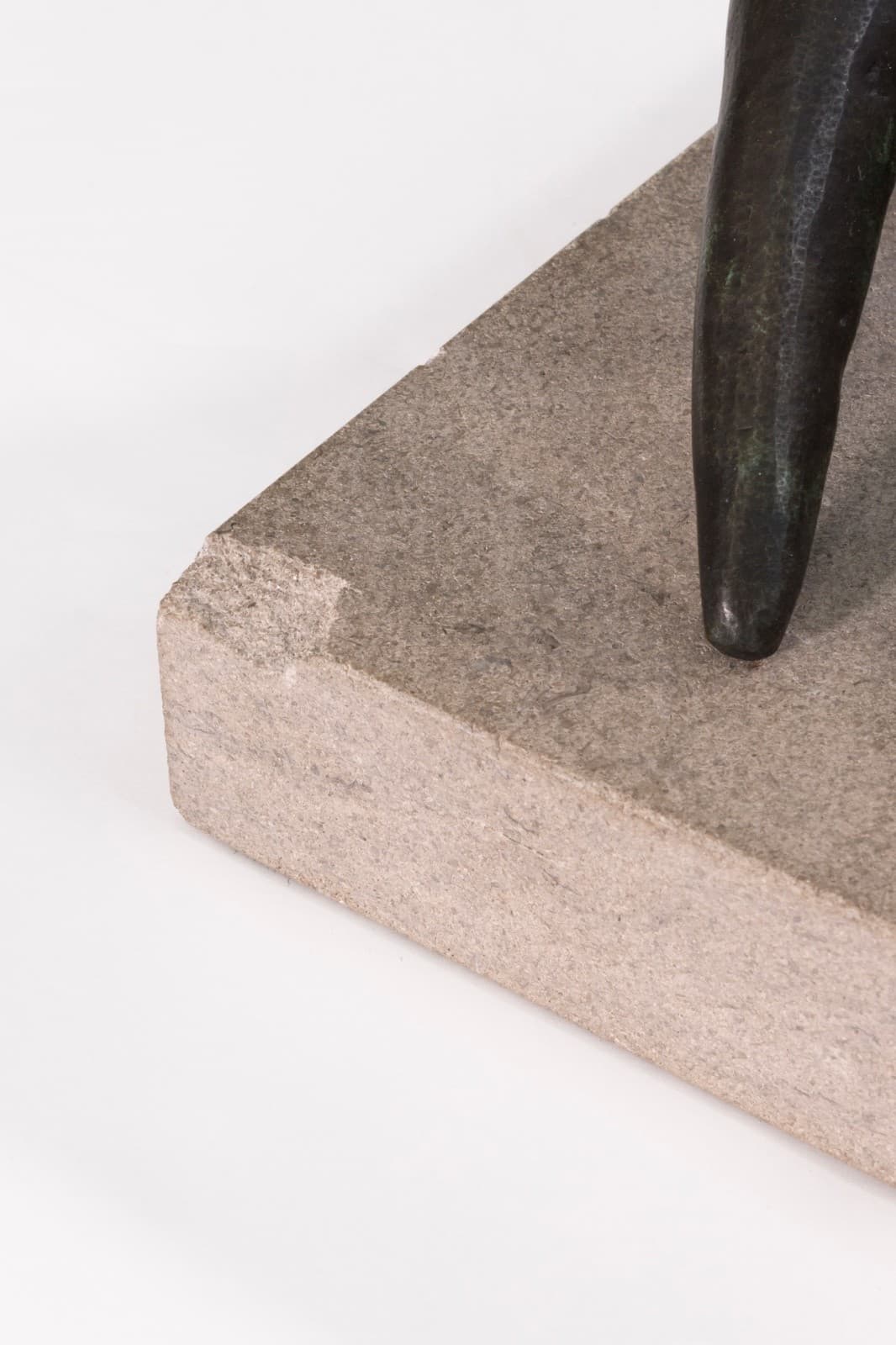 Richard Kozlow - Untitled, 1996 Figurative Green Bronze Sculpture On Cement Base - Thumbnail 7