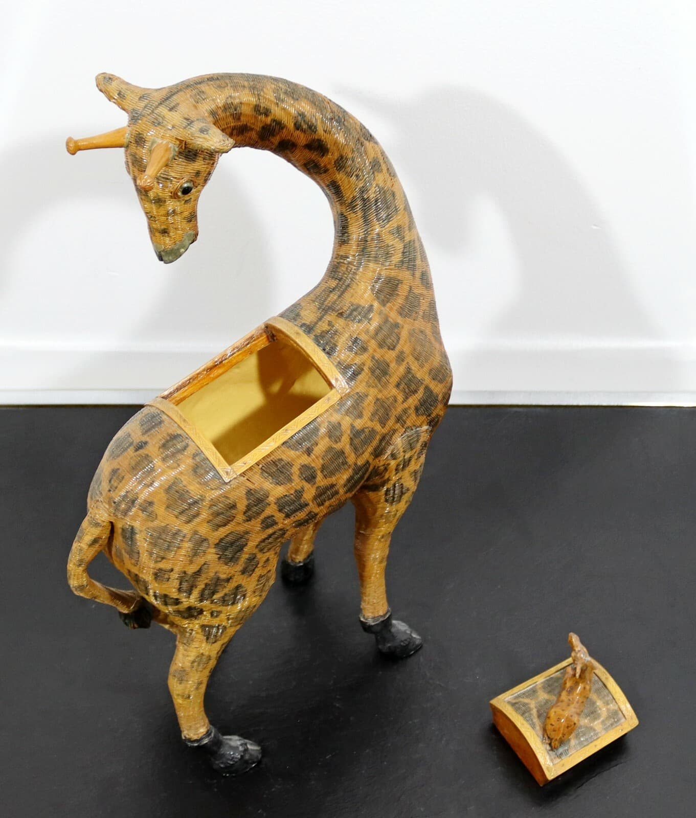 Vintage Woven Chinese Giraffe Asian Style Basket Sculpture - Thumbnail 6