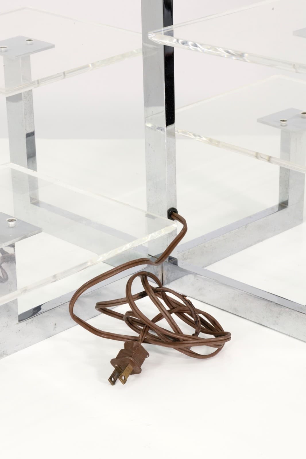 Large Staggered Lucite Tray And Chrome Table Lamp - Thumbnail 7