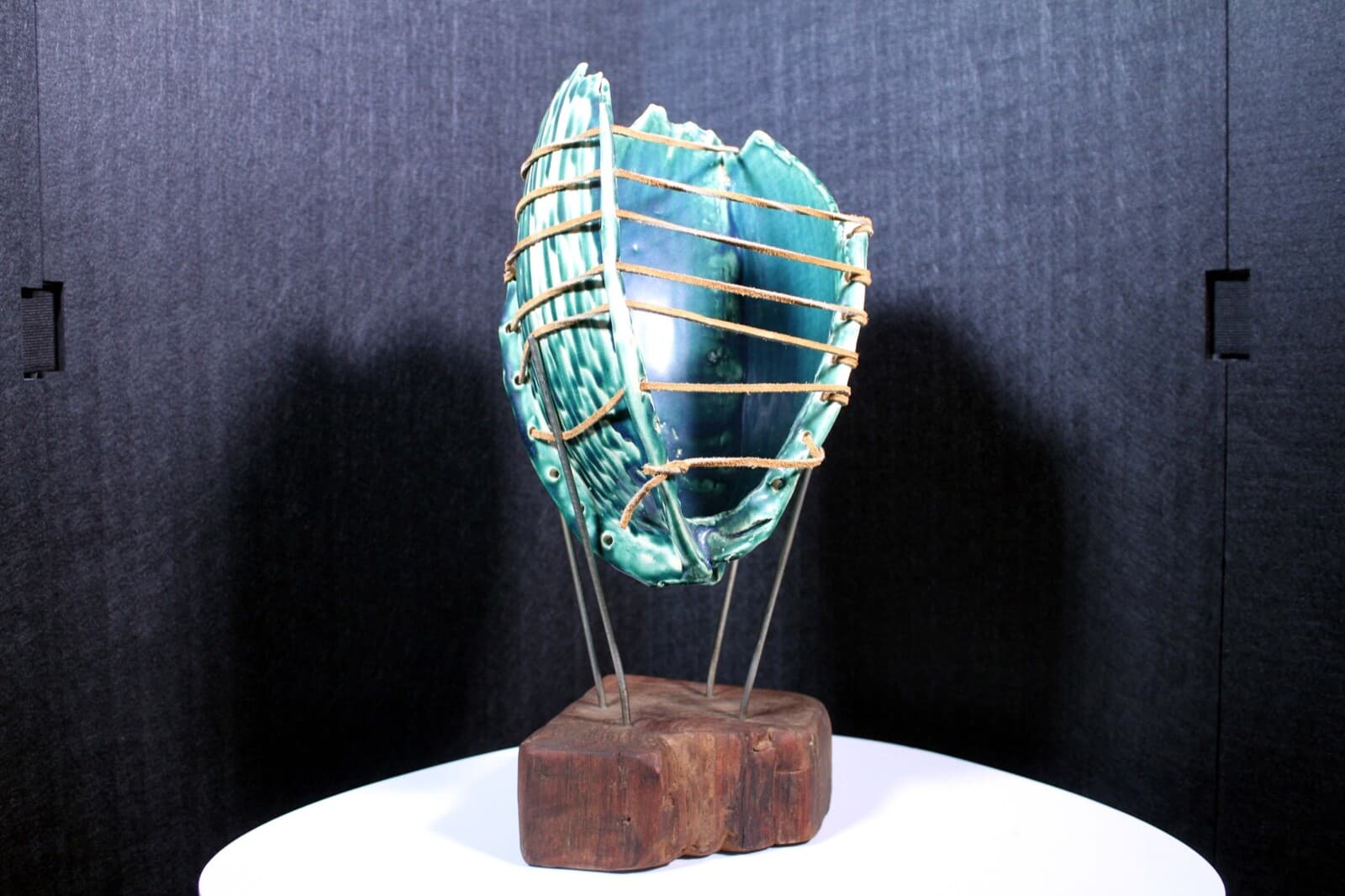 Mid Century Modern Ceramic Green Biomorphic Shell Design on Metal & Wood Stand - Thumbnail 2