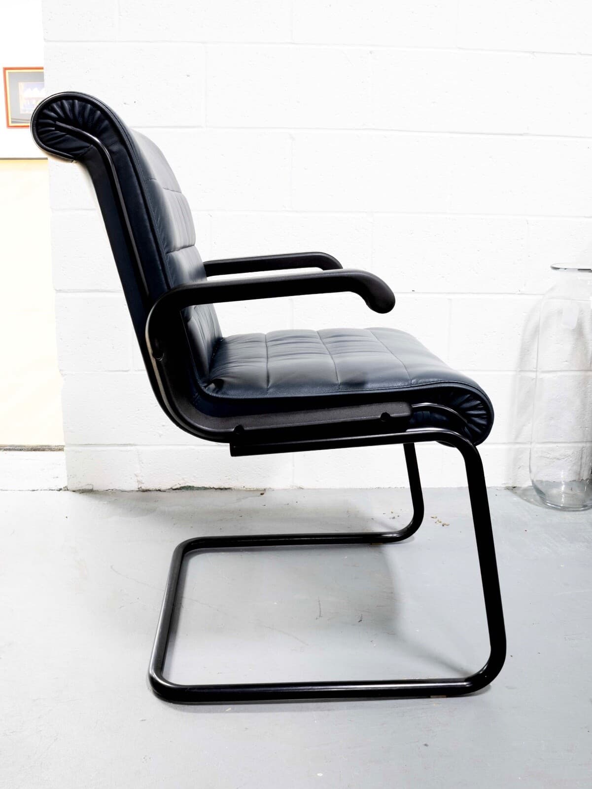 Pair of Richard Sapper for Knoll Navy Executive Office Chairs - Thumbnail 3